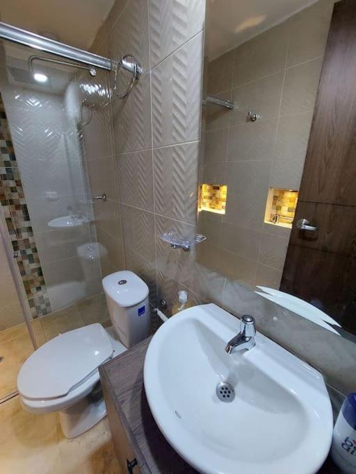Apartamento en condominio con piscina