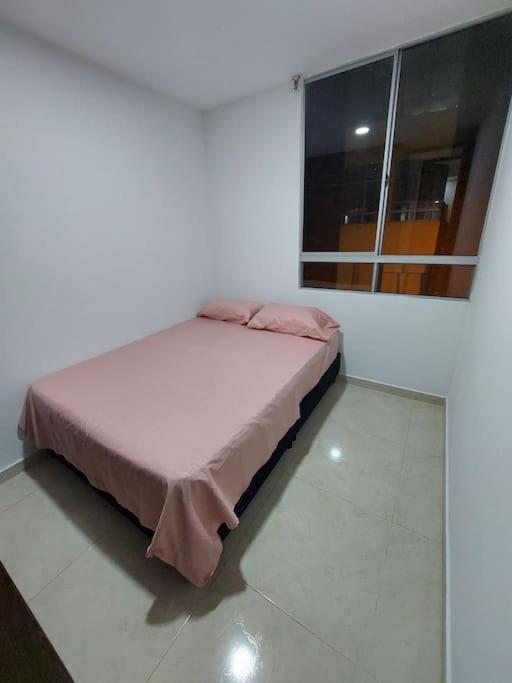 Apartamento en condominio con piscina