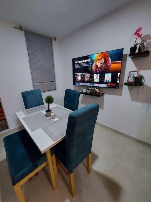 Apartamento en condominio con piscina