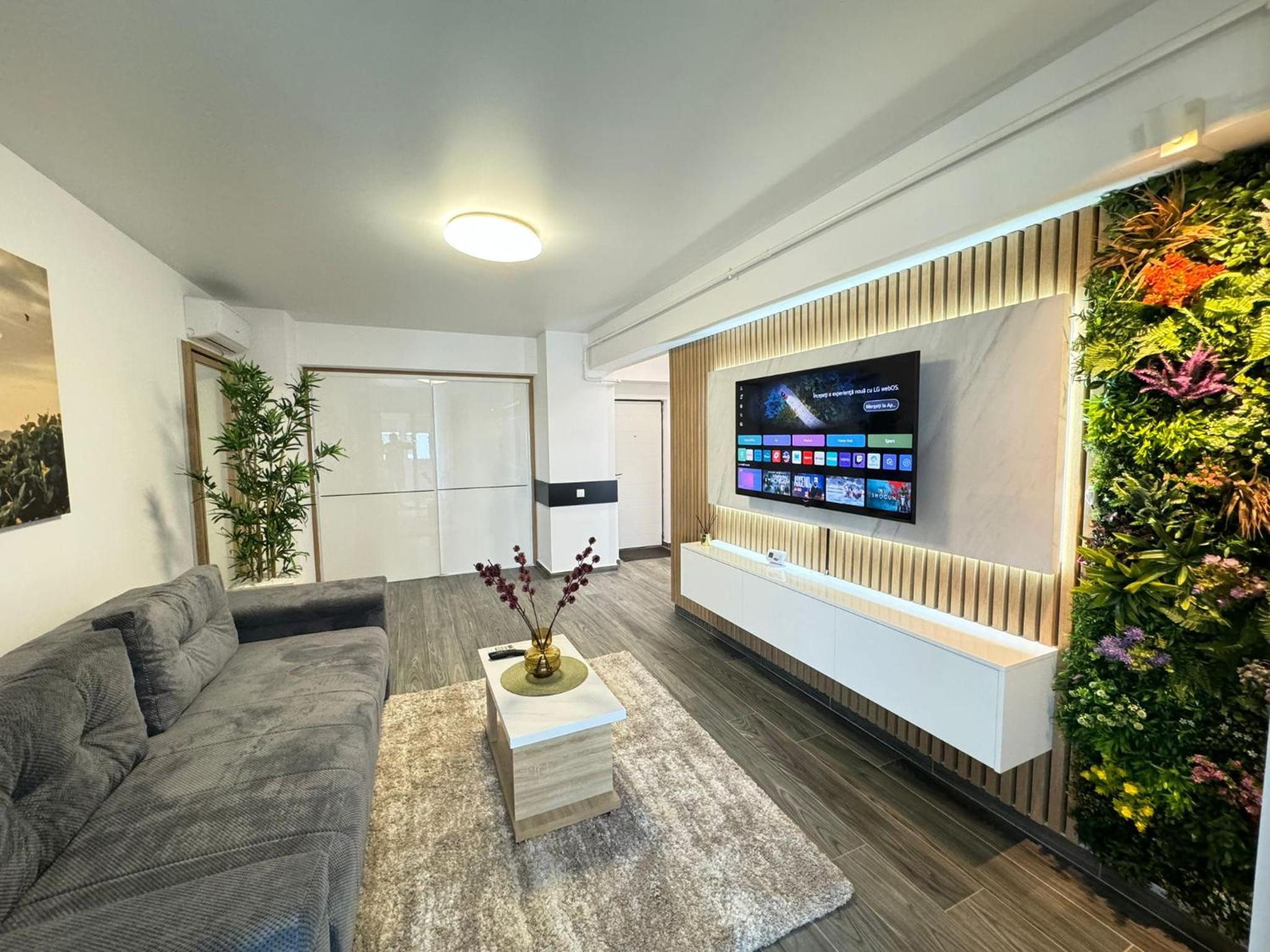 Luxury Glam Apartments Central Adress Bucuresti with Parking view 4