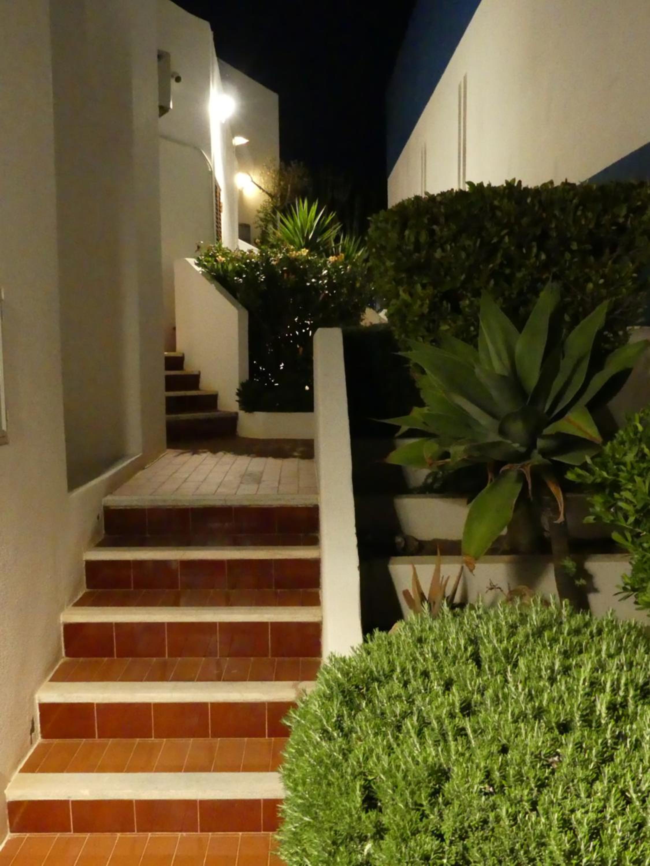 Photo 33
