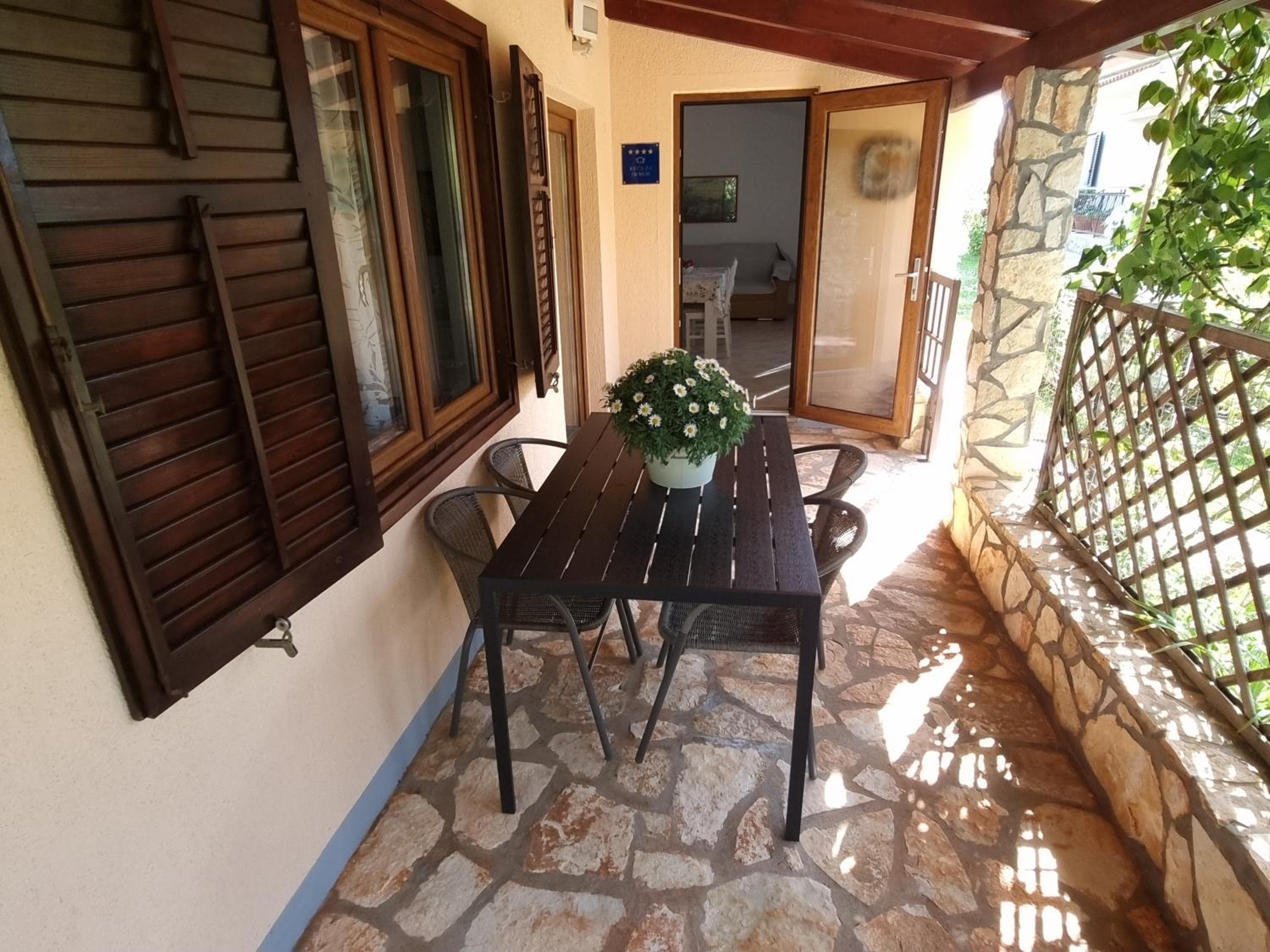 CASETTA TRA GLI ULIVI