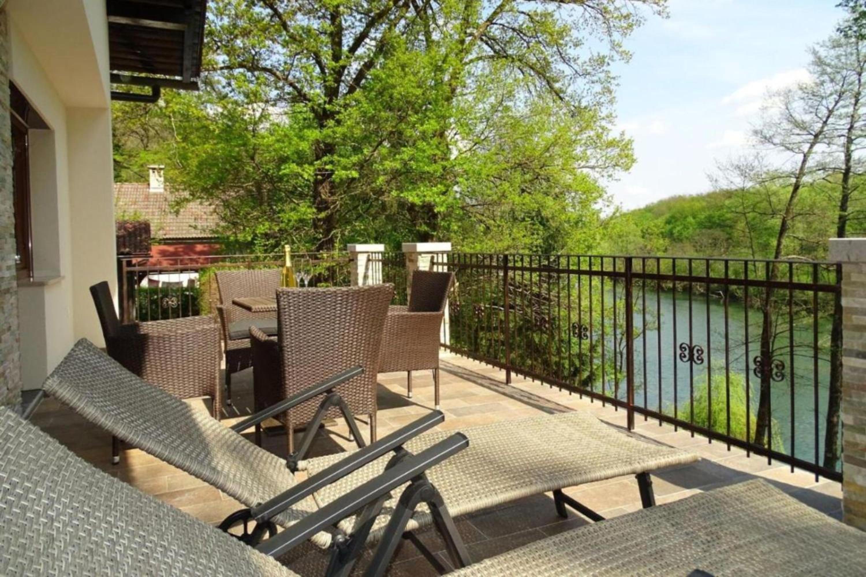 House Kolpa Paradise Whirlpool and Sauna - Happy Rentals view 3