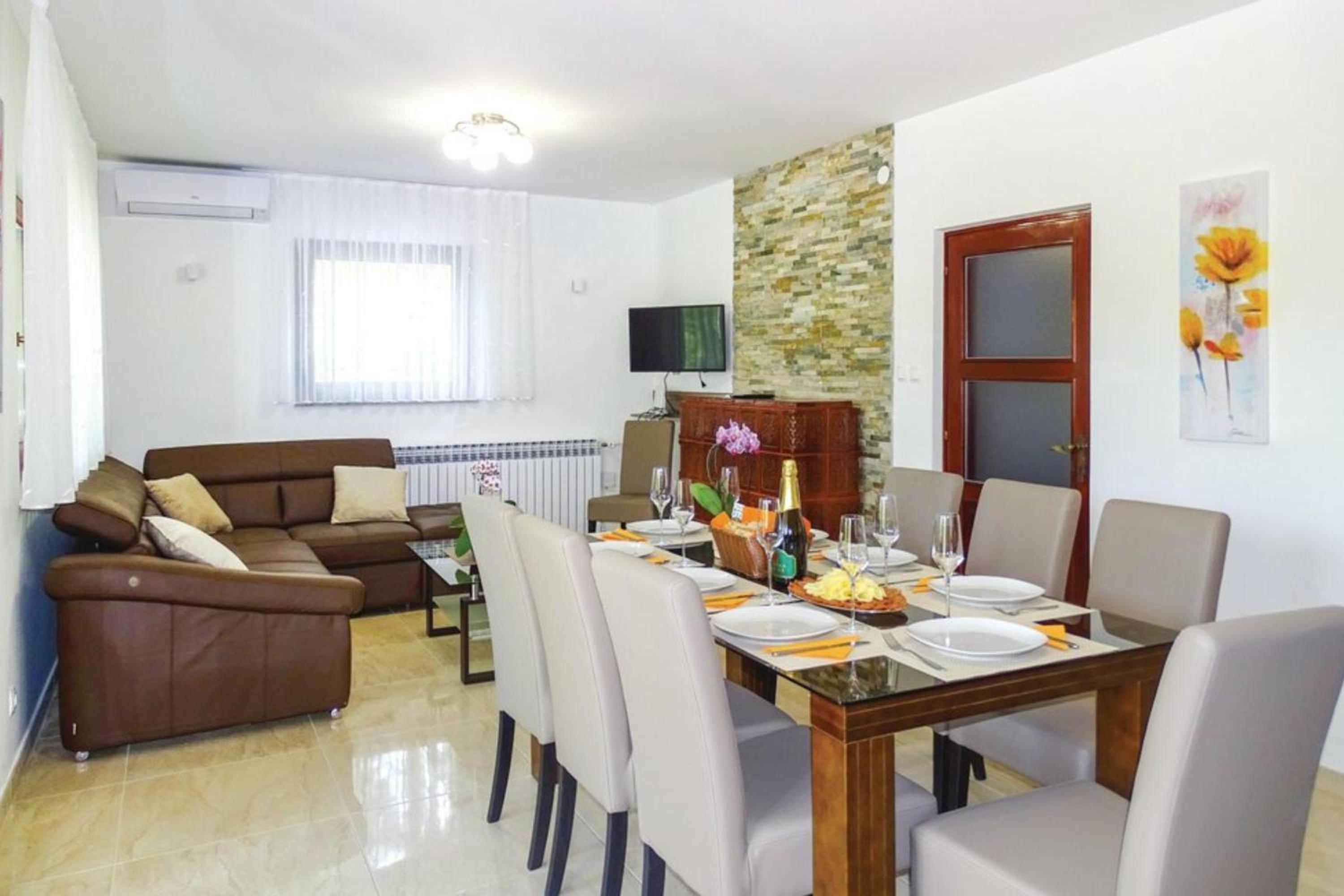 House Kolpa Paradise Whirlpool and Sauna - Happy Rentals view 5