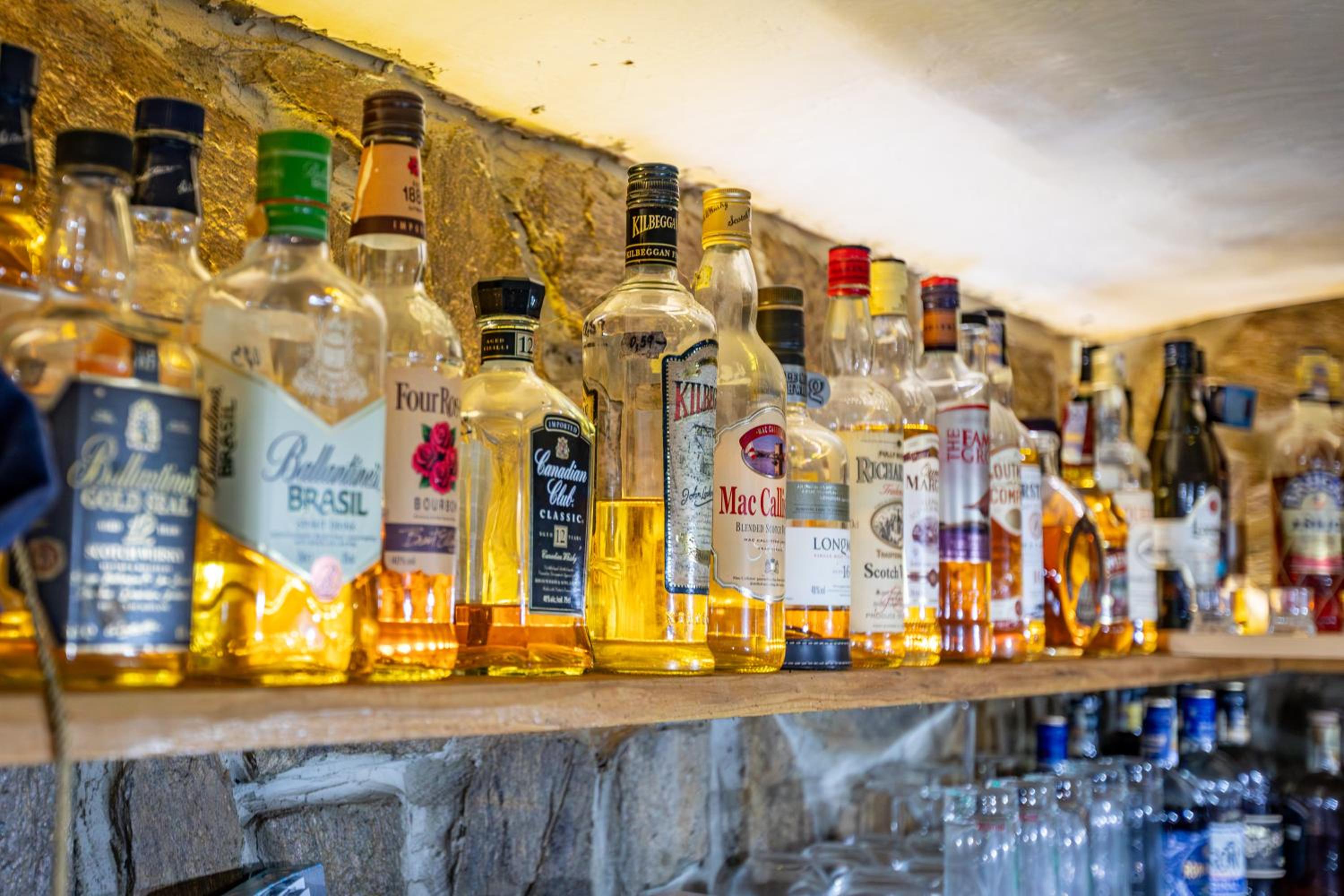 Country Saloon
