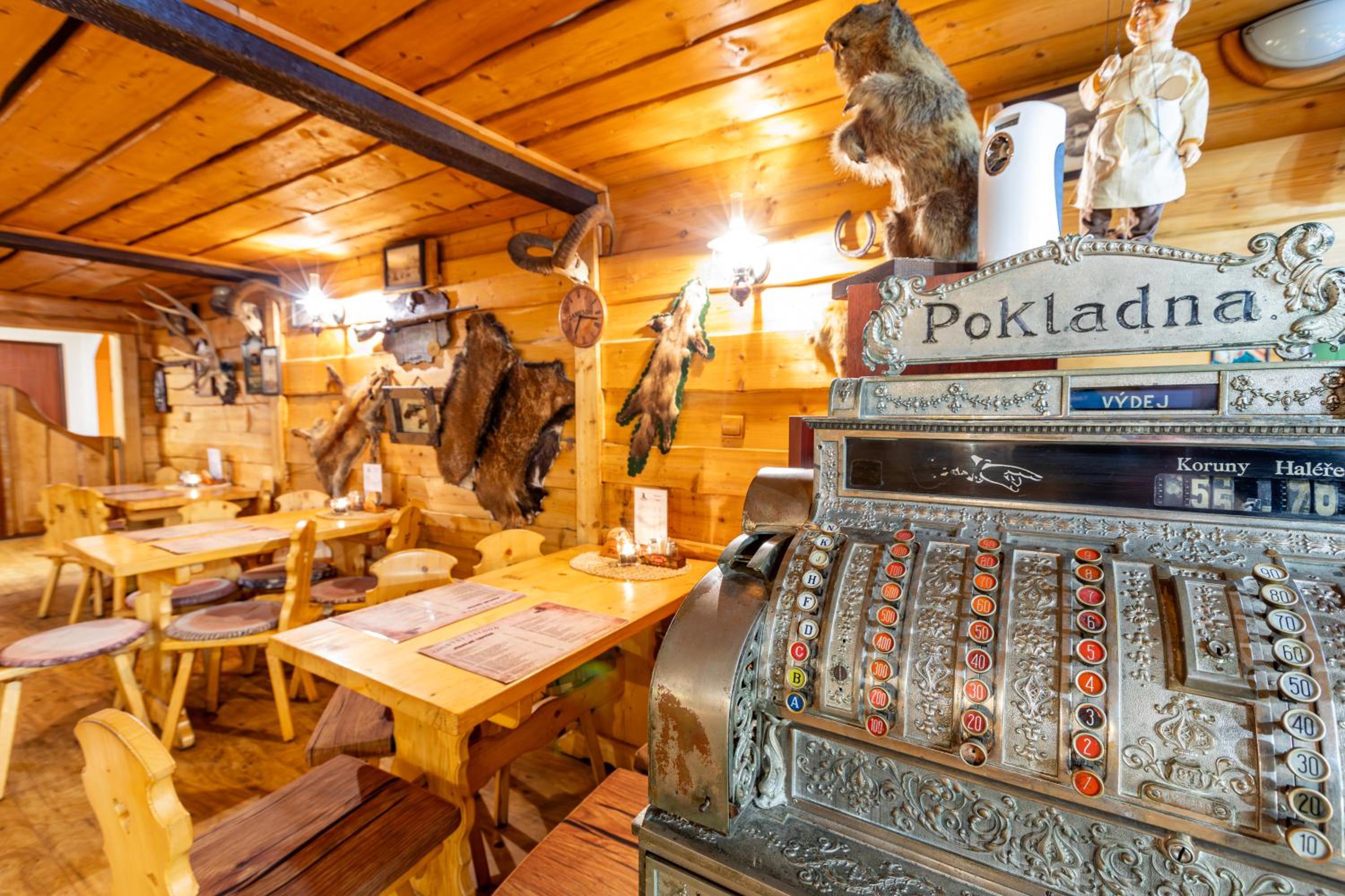 Country Saloon