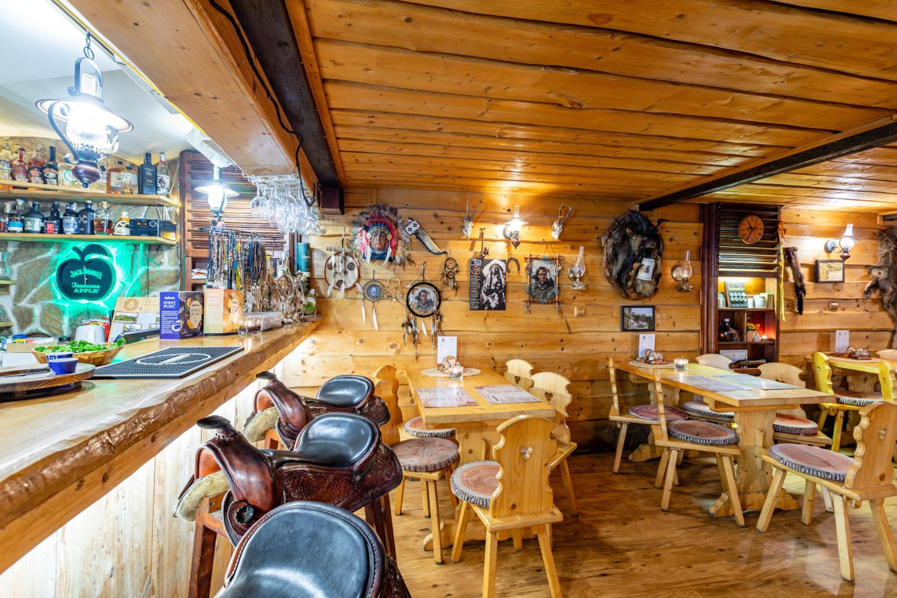Country Saloon