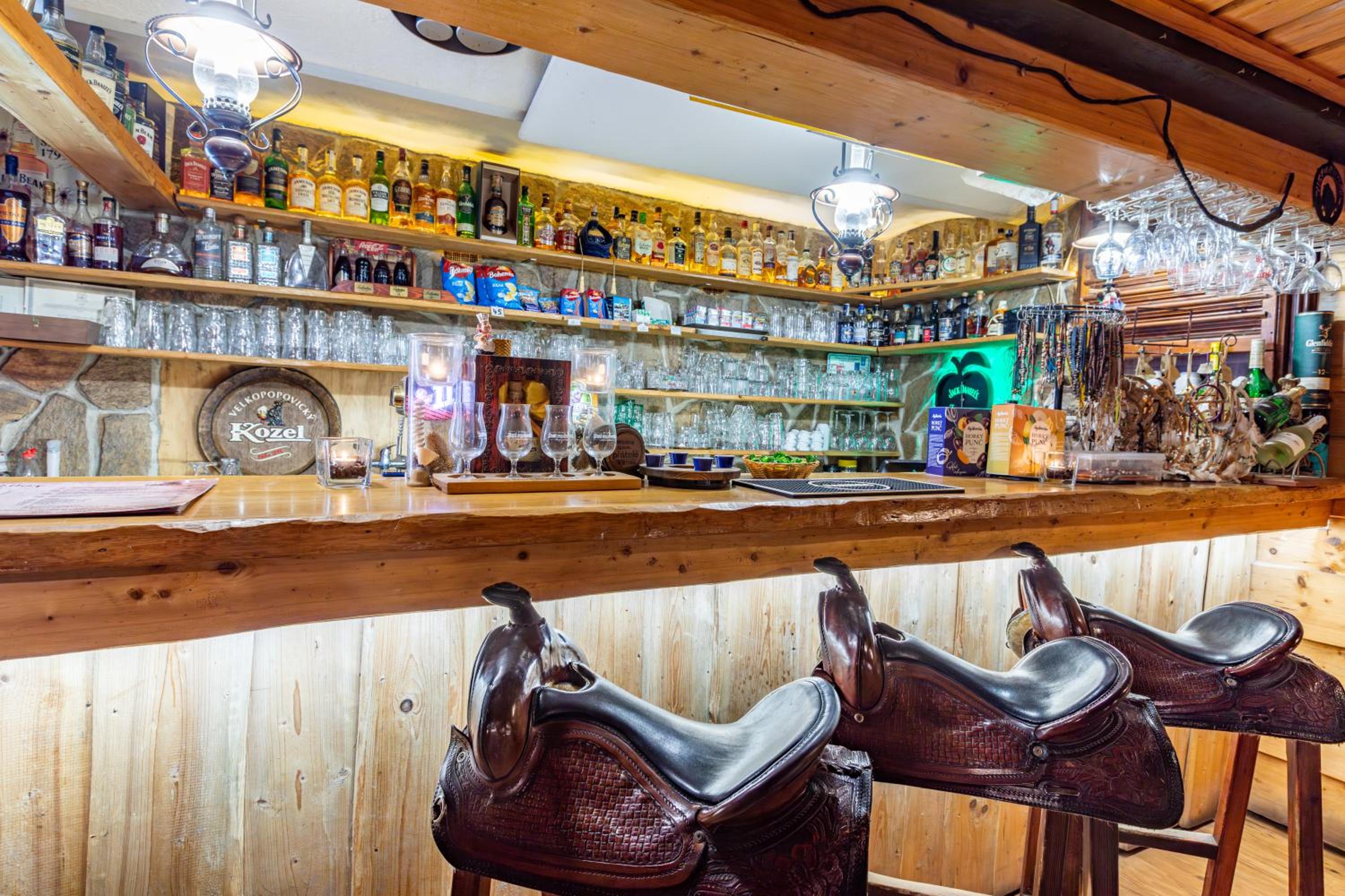 Country Saloon