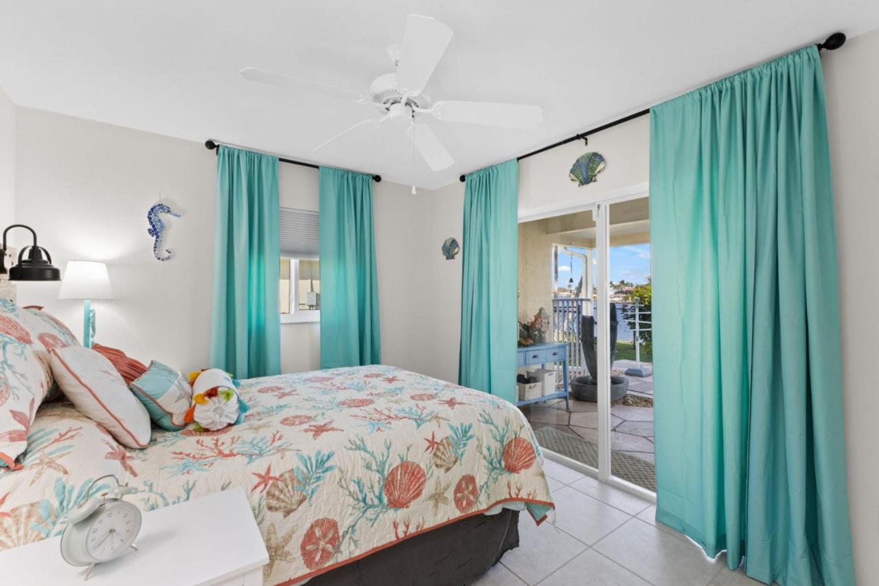 Coral Cove Cottage Centrally Located Waterfront view 4