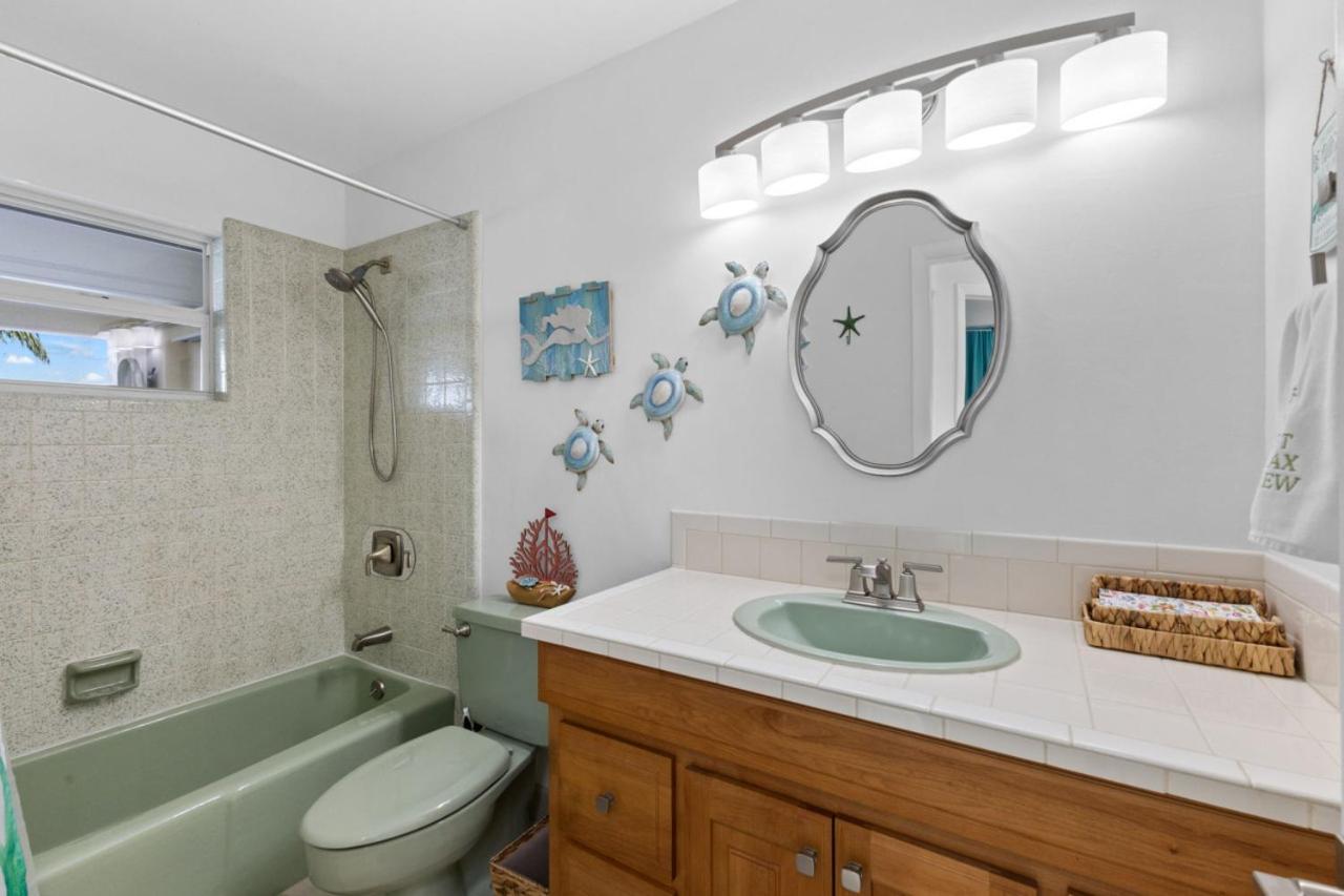 Coral Cove Cottage Centrally Located Waterfront view 5