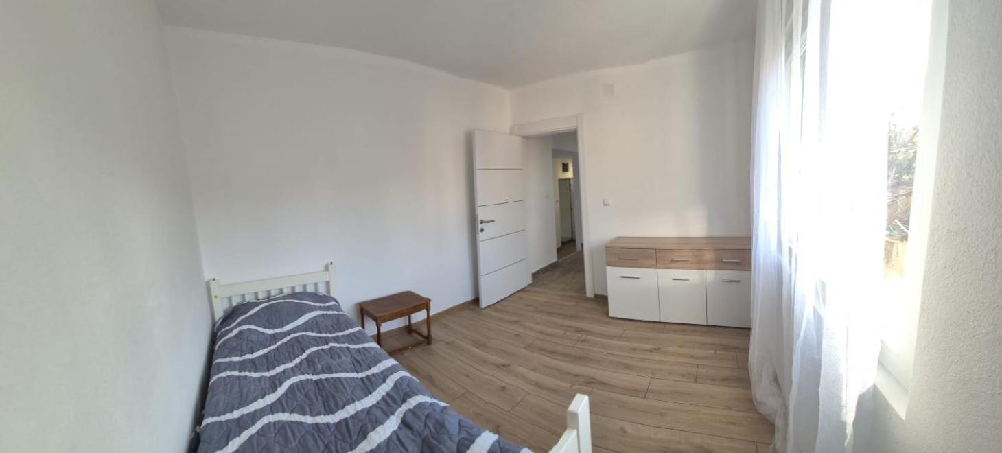 Apartman Milos - centar grada free parking view 4