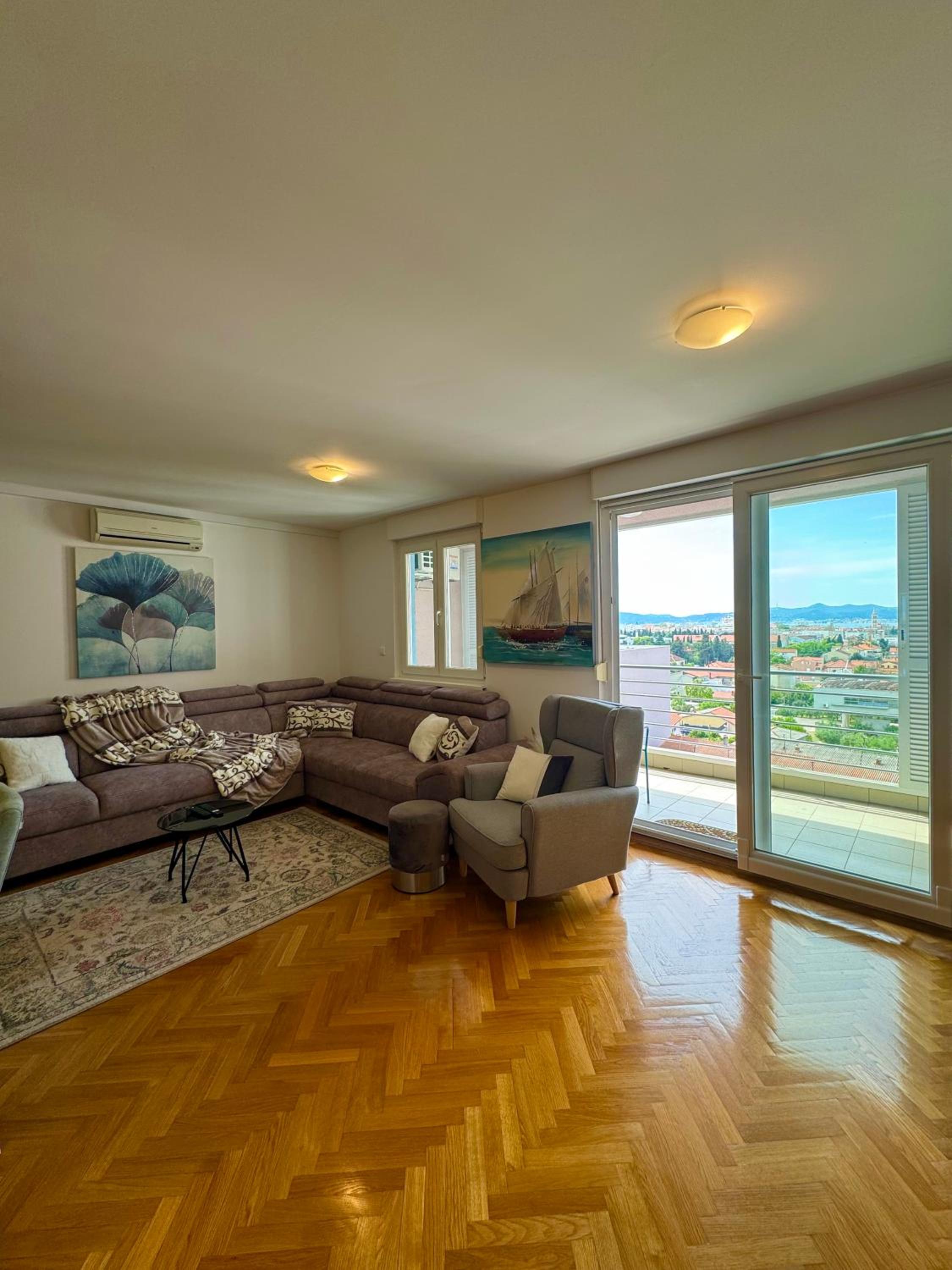 Sea Breeze Apartment