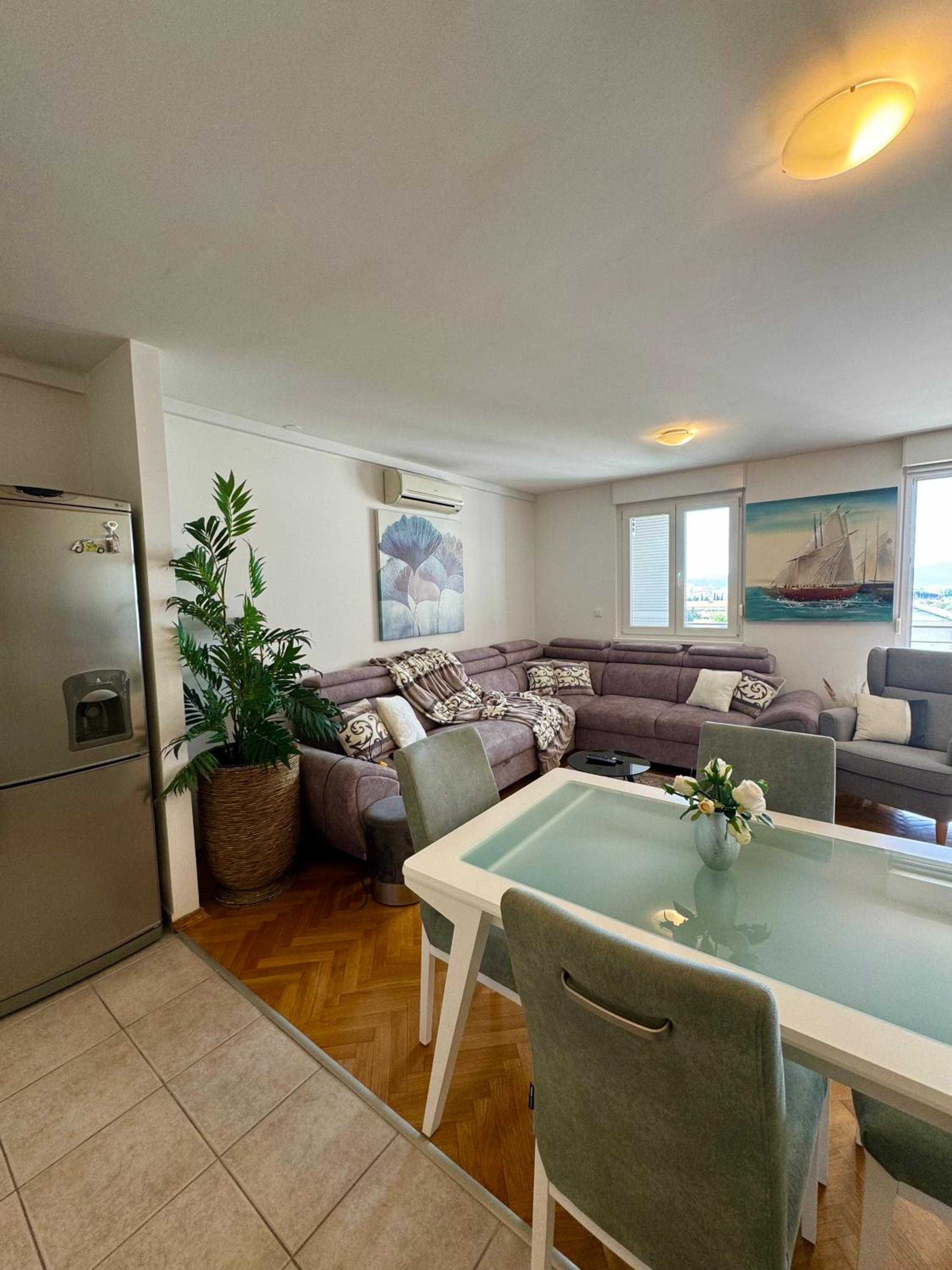 Sea Breeze Apartment
