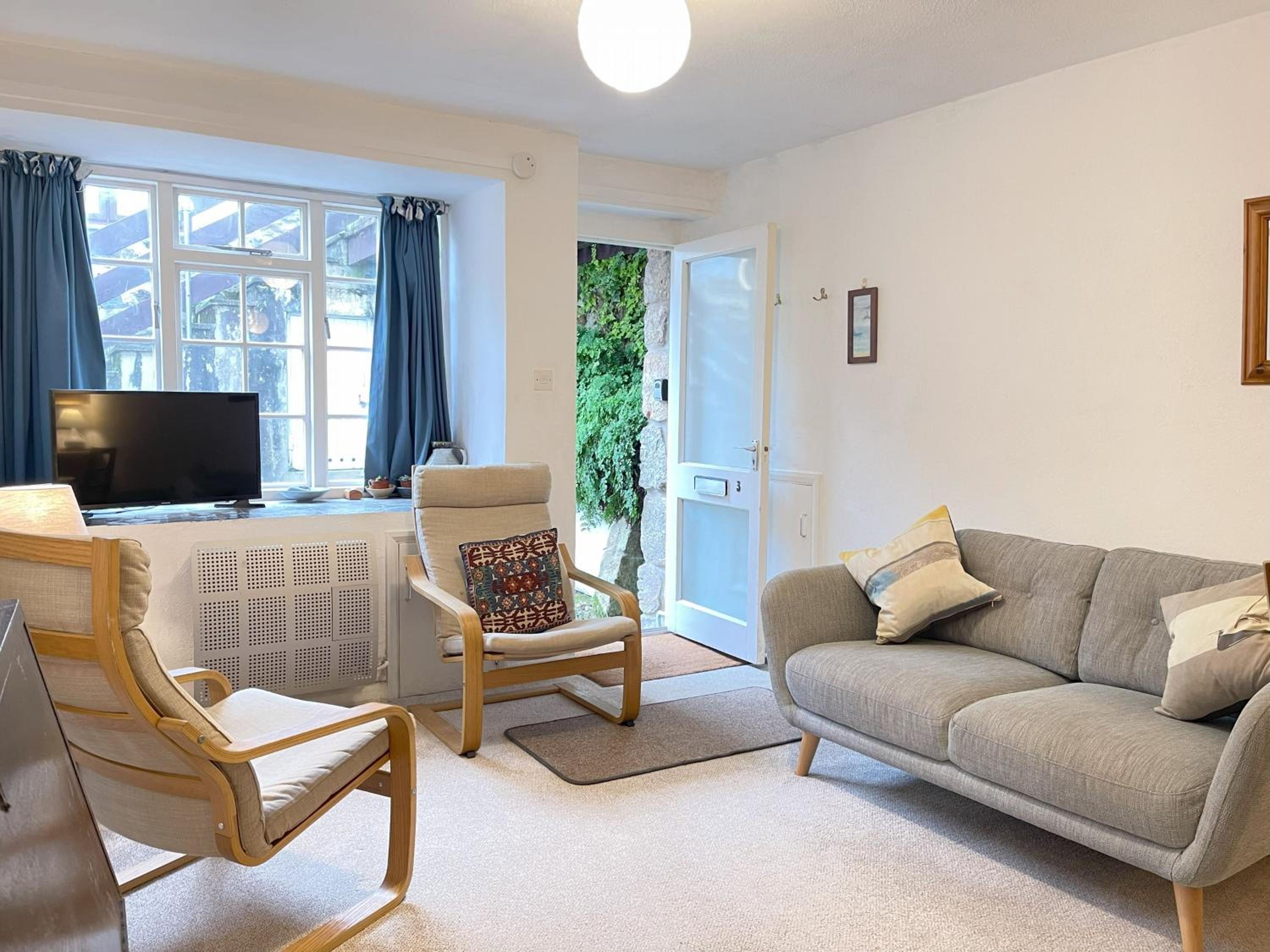 3 Redfern Court