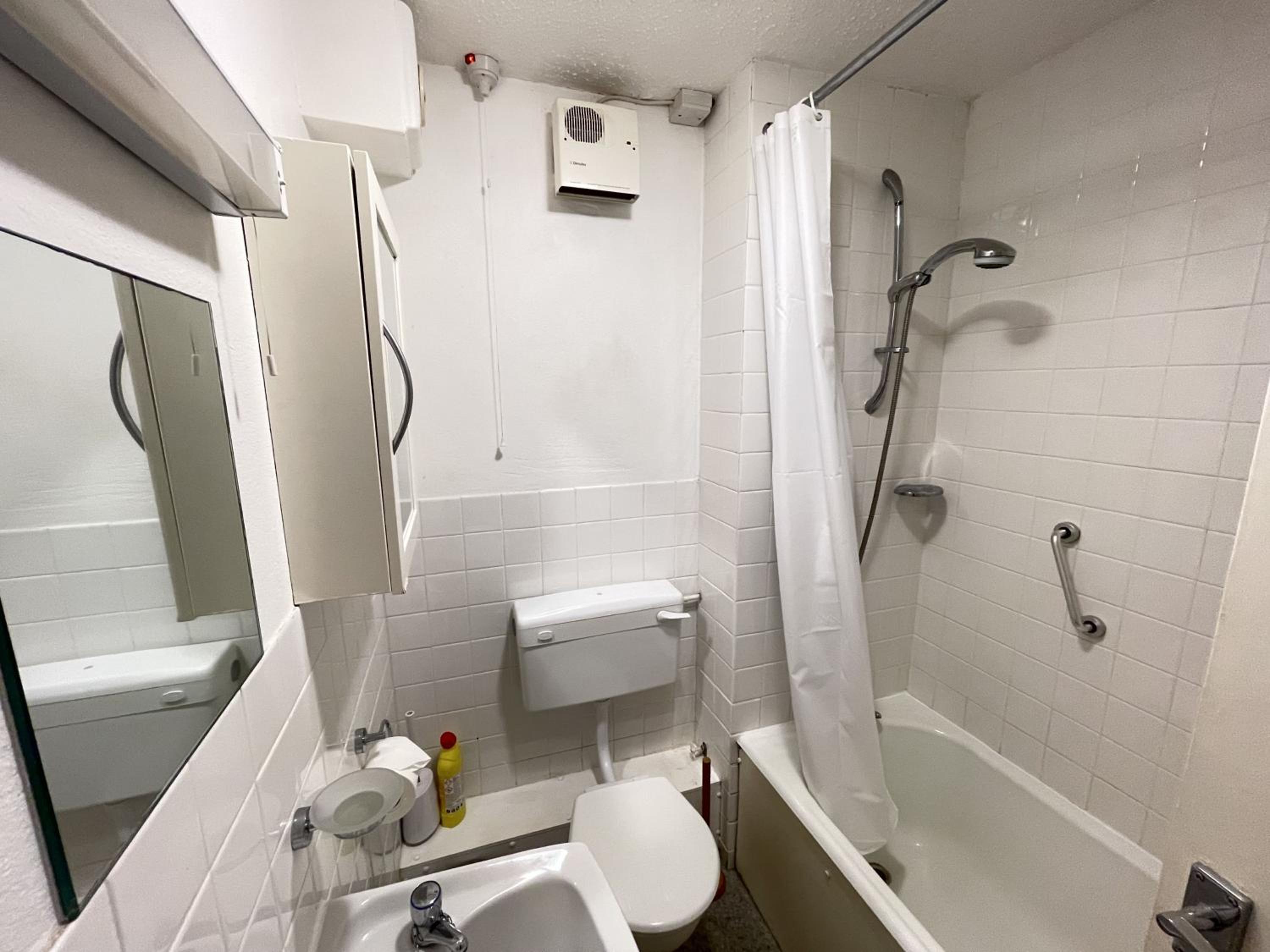 3 Redfern Court