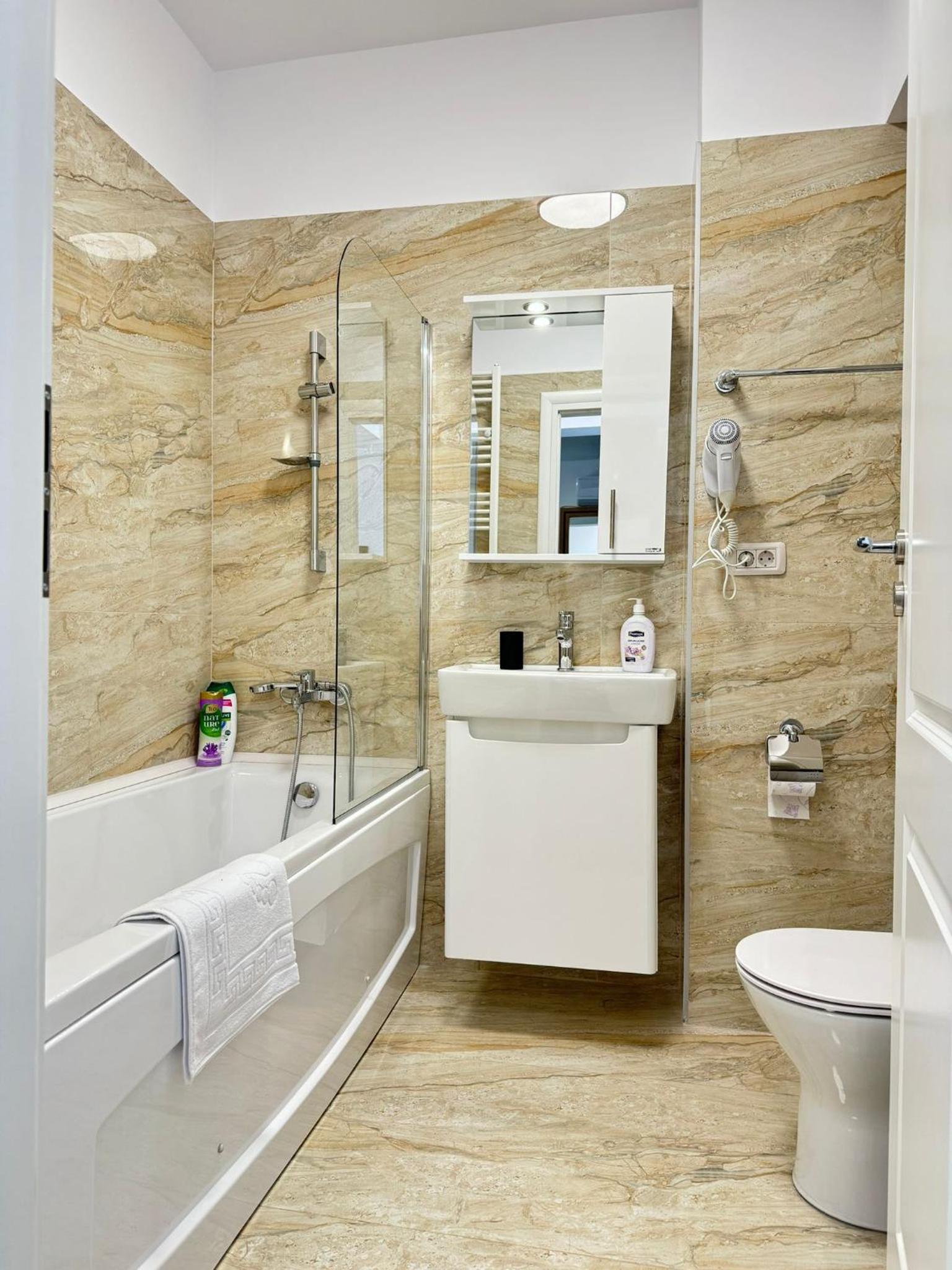 Central Address Towers by GLAM Apartments Bucharest with Parking view 2