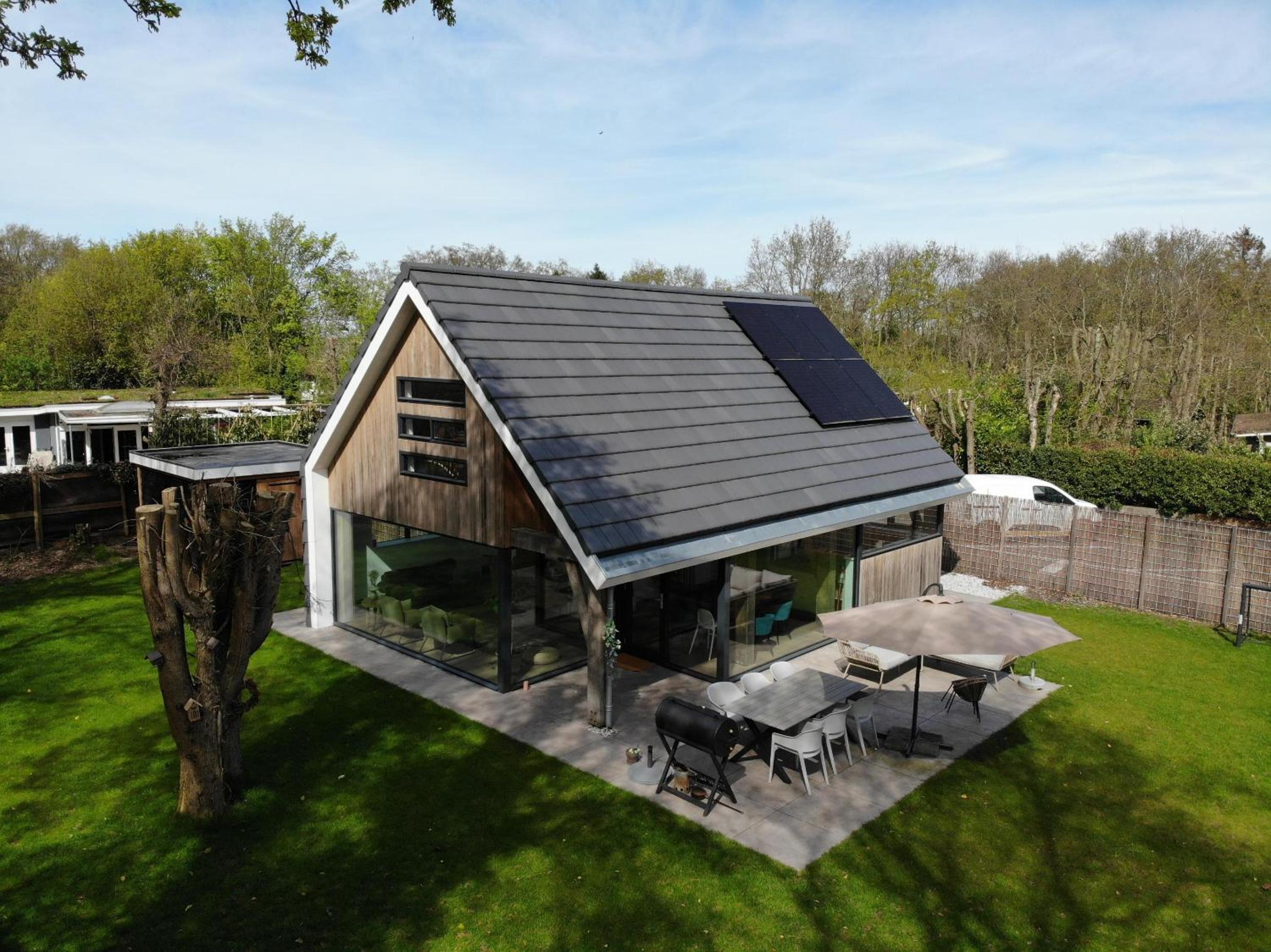 Mooie gezinsvriendelijke villa met ruime tuin! view 4