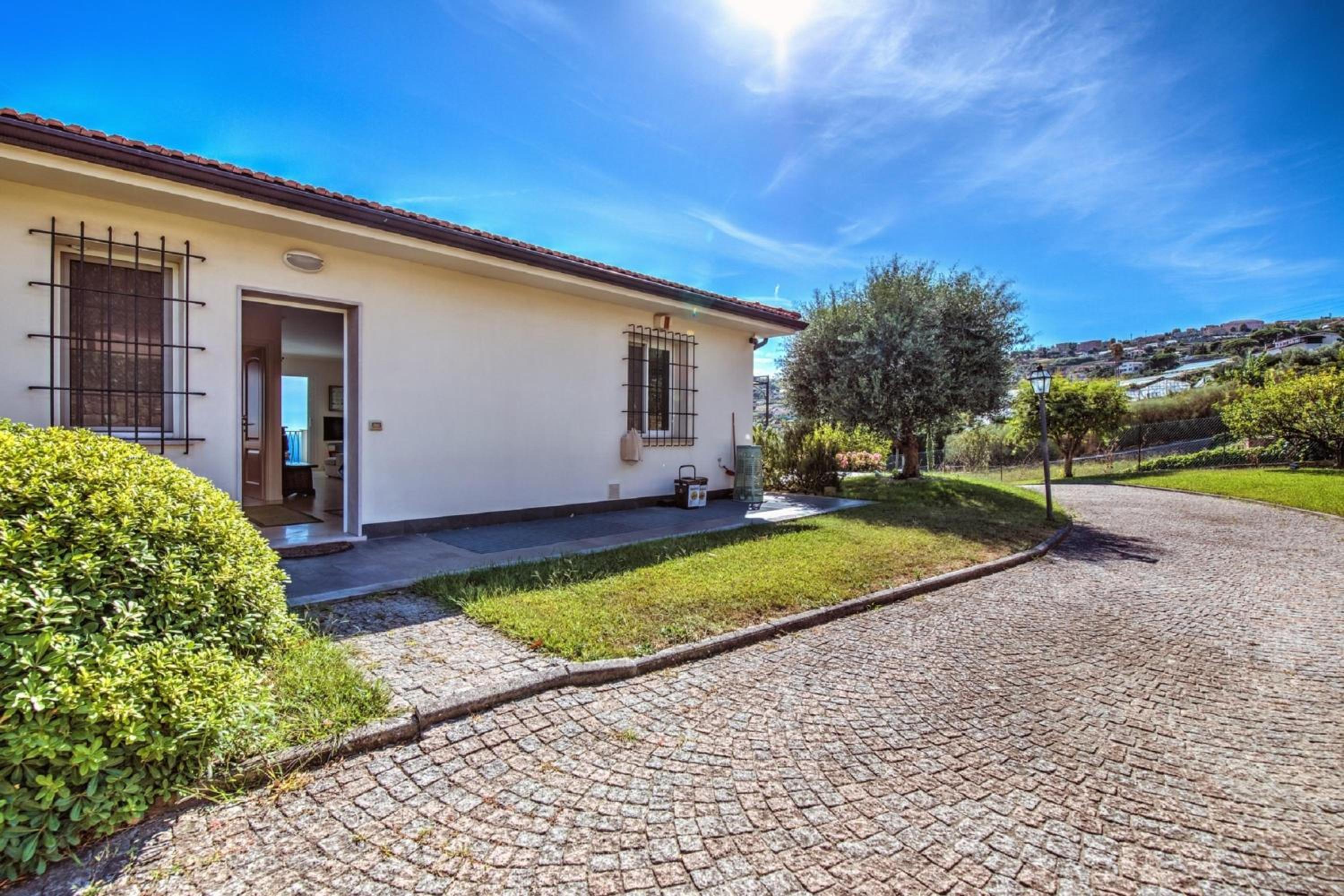 Villa Lucia Riviera dei Fiori Pool - Happy Rentals view 2