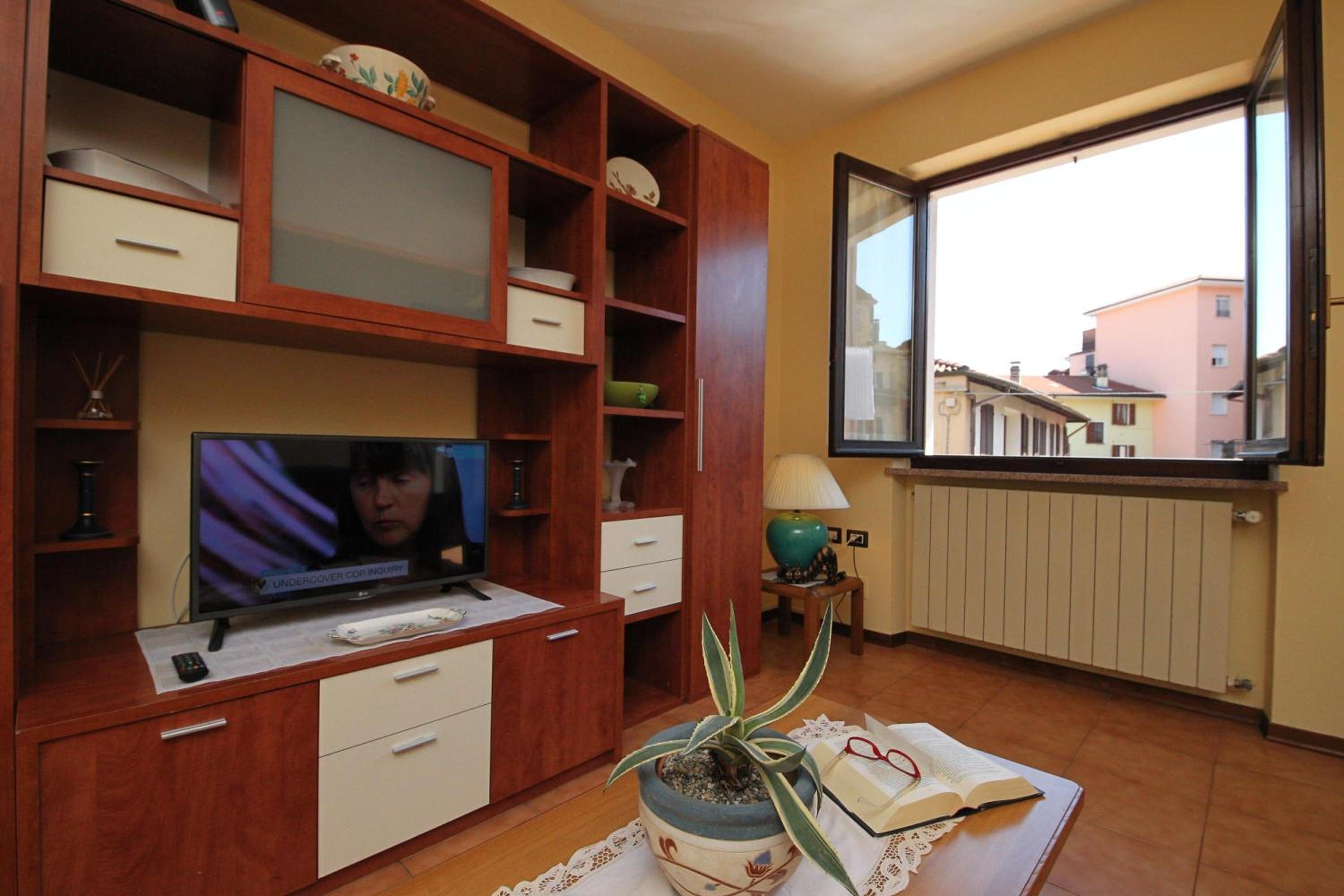 Sunrise in Baveno: Apartment for 4 with Balcony - Happy Rentals