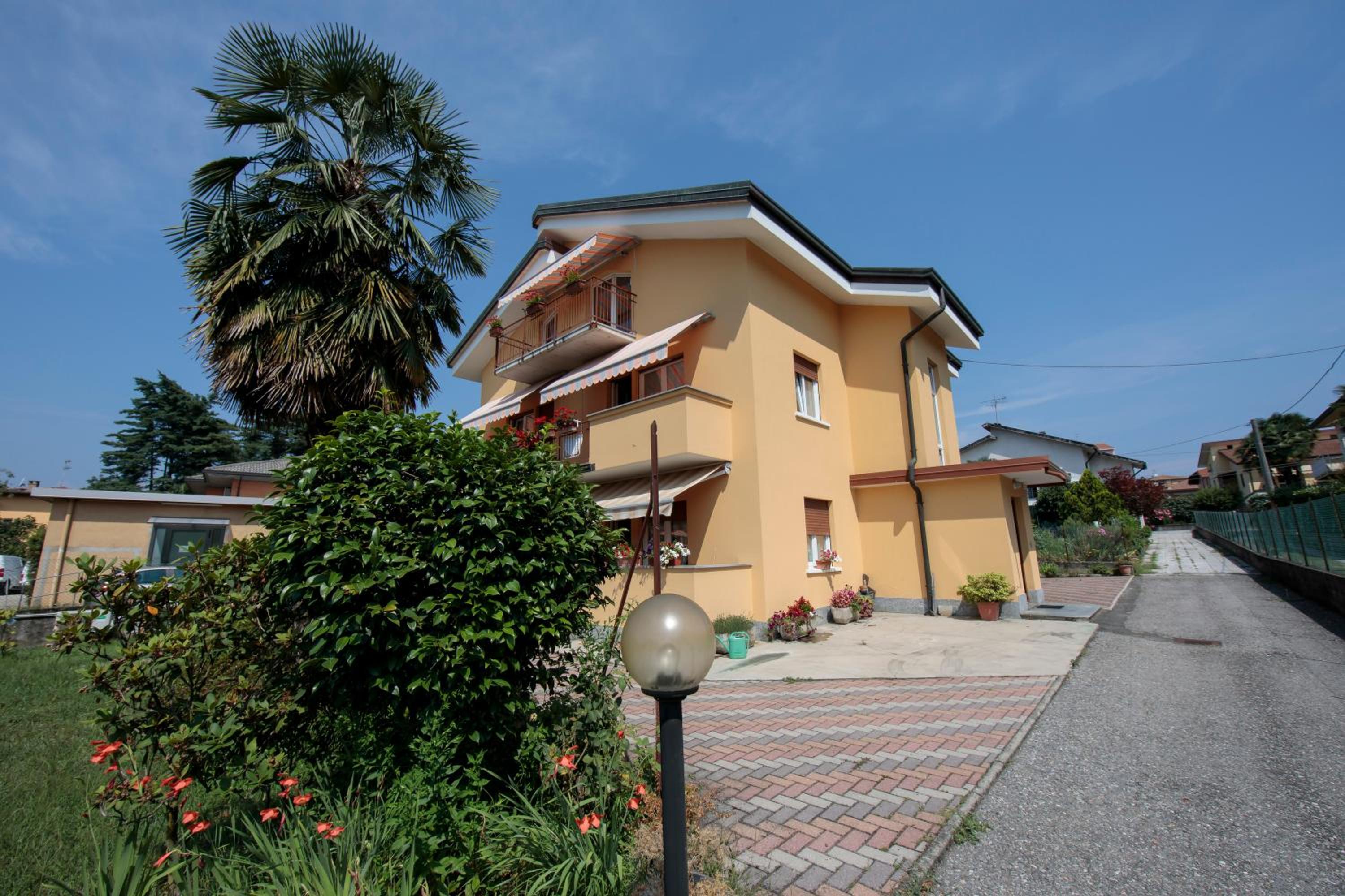 Silver Lake lake shore with Balcony&Air-Co - Happy Rentals