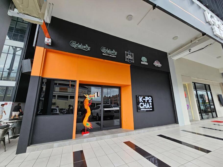 Kuching Podium Opposite Mall 3BR free parking with Pool A1 photo 6