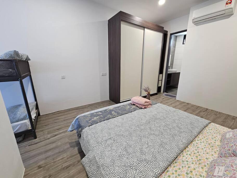 Kuching Podium Opposite Mall 3BR free parking with Pool A2 photo 7