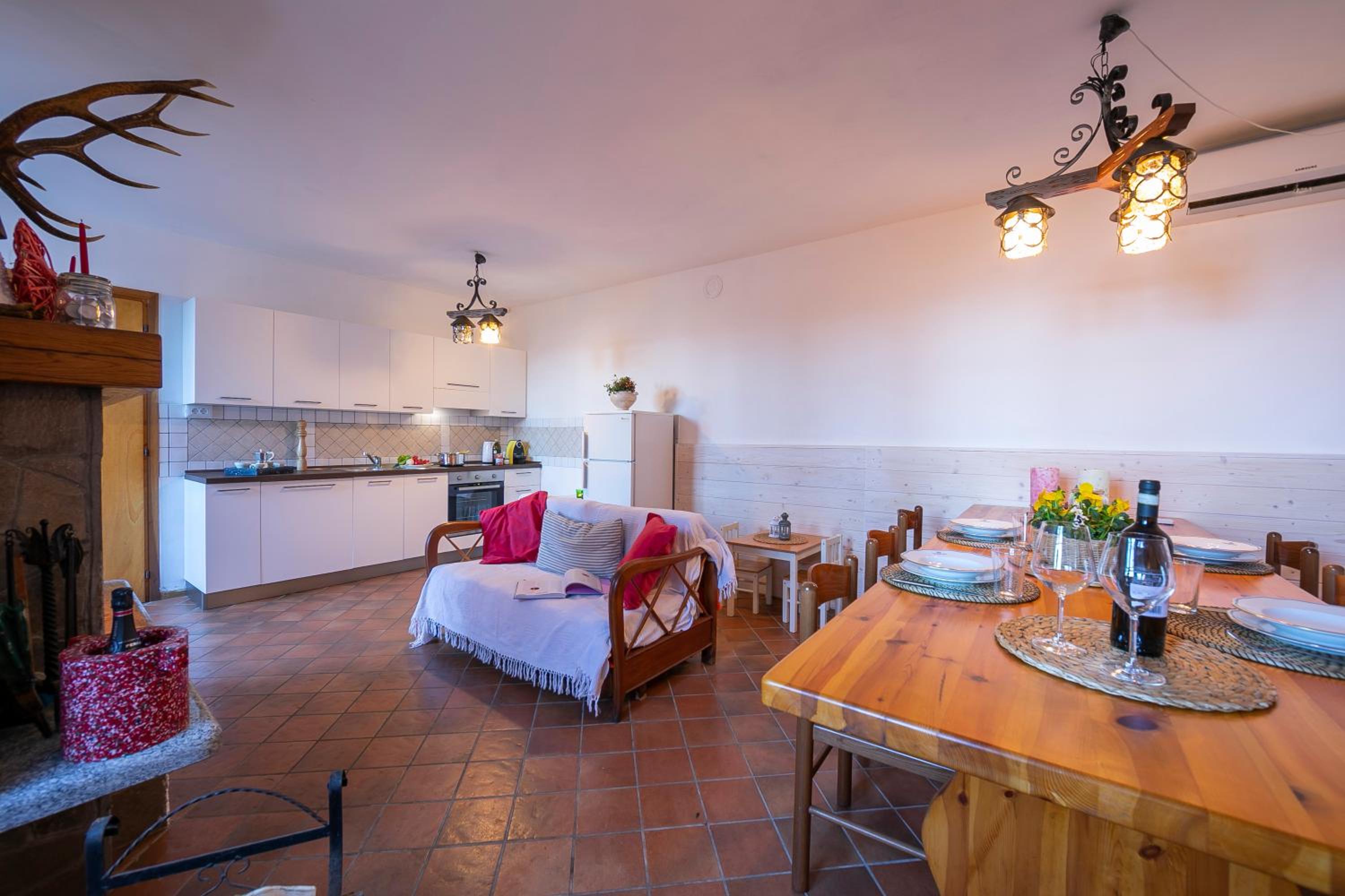 Il Vigneto Sul Lago Vineyard Lake View - Happy Rentals view 3