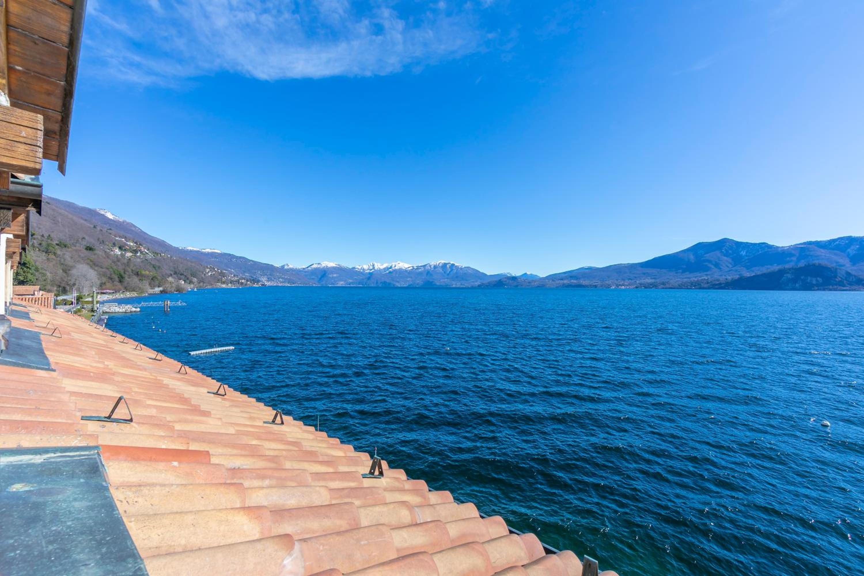 Blu Lake apartment on Ghiffa Beach - Happy Rentals view 4