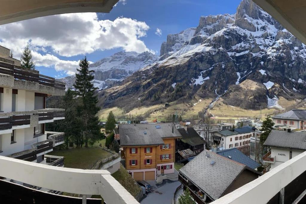 Renovated Studio | Dream Views • Balcony • Free Parking