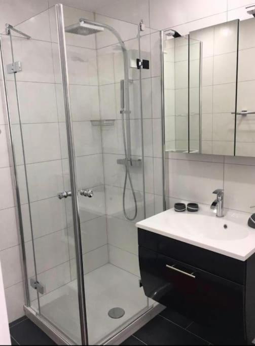 Renovated Studio | Dream Views • Balcony • Free Parking