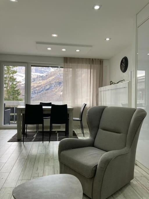 Renovated Studio | Dream Views • Balcony • Free Parking