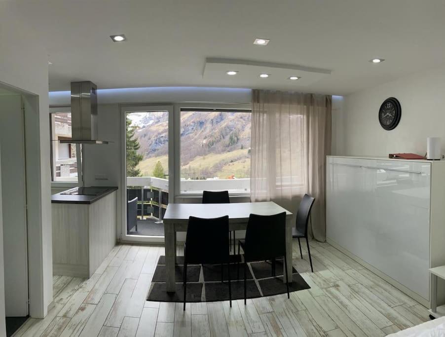 Renovated Studio | Dream Views • Balcony • Free Parking