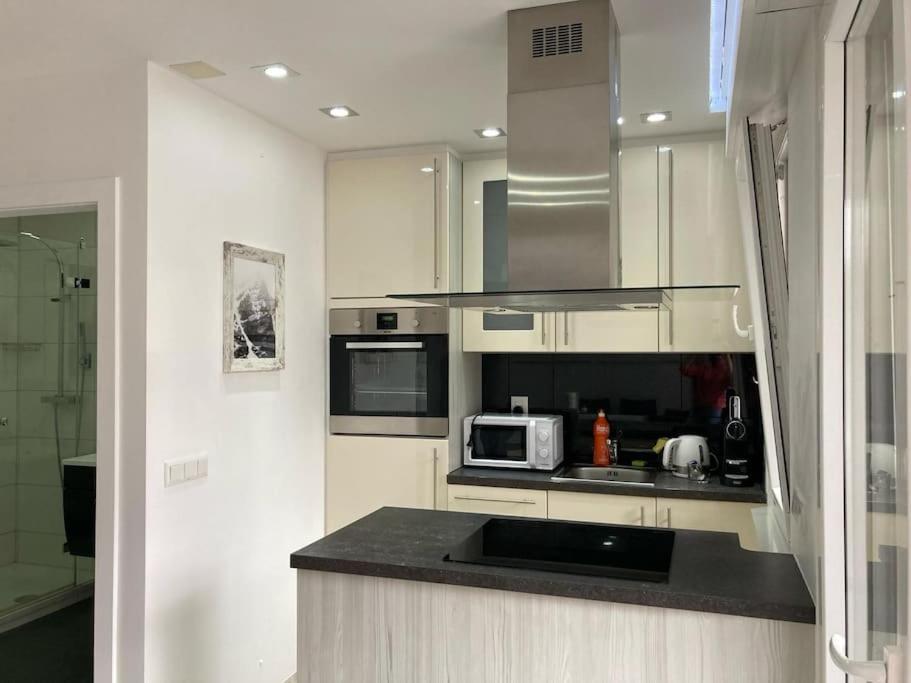 Renovated Studio | Dream Views • Balcony • Free Parking