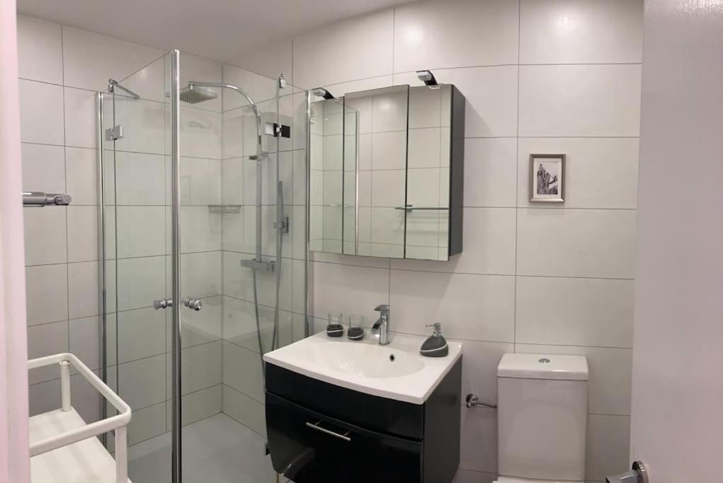 Renovated Studio | Dream Views • Balcony • Free Parking