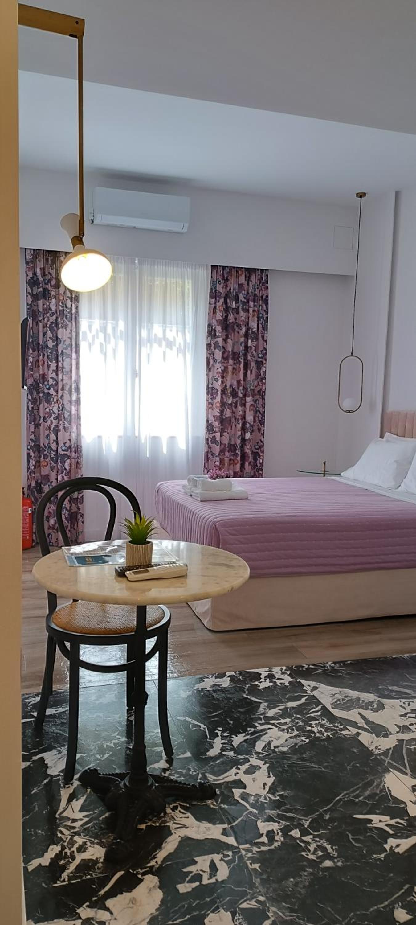 MUSES LUXURY SUITES