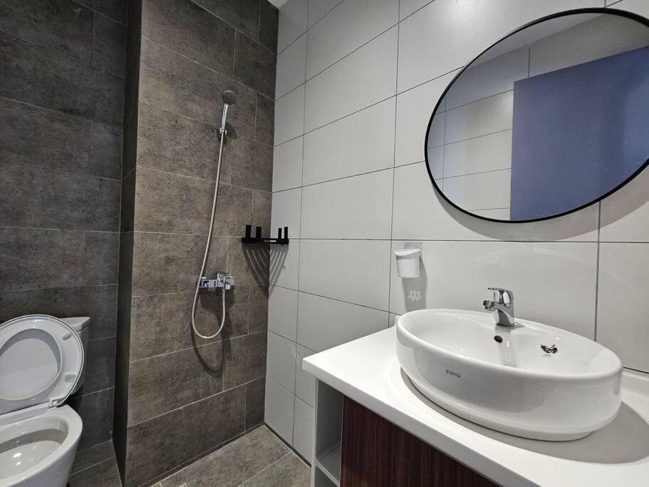 Kuching Podium Opposite Mall 3BR free parking with Pool A3 photo 2
