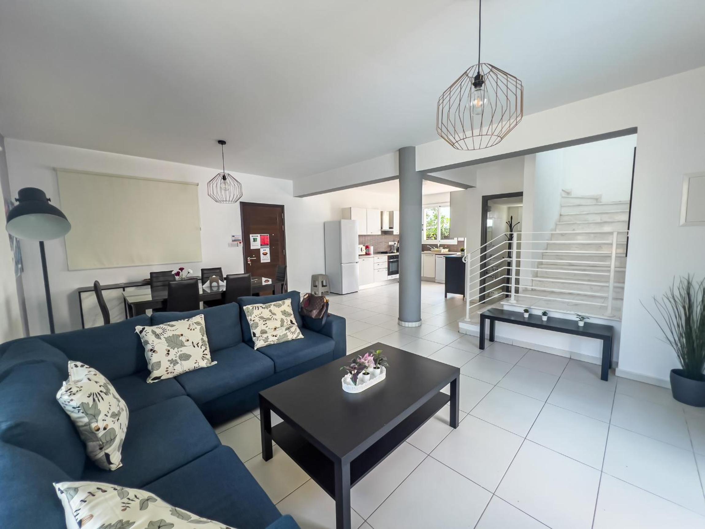 Villa Melinda - Beach & Pool Retreat