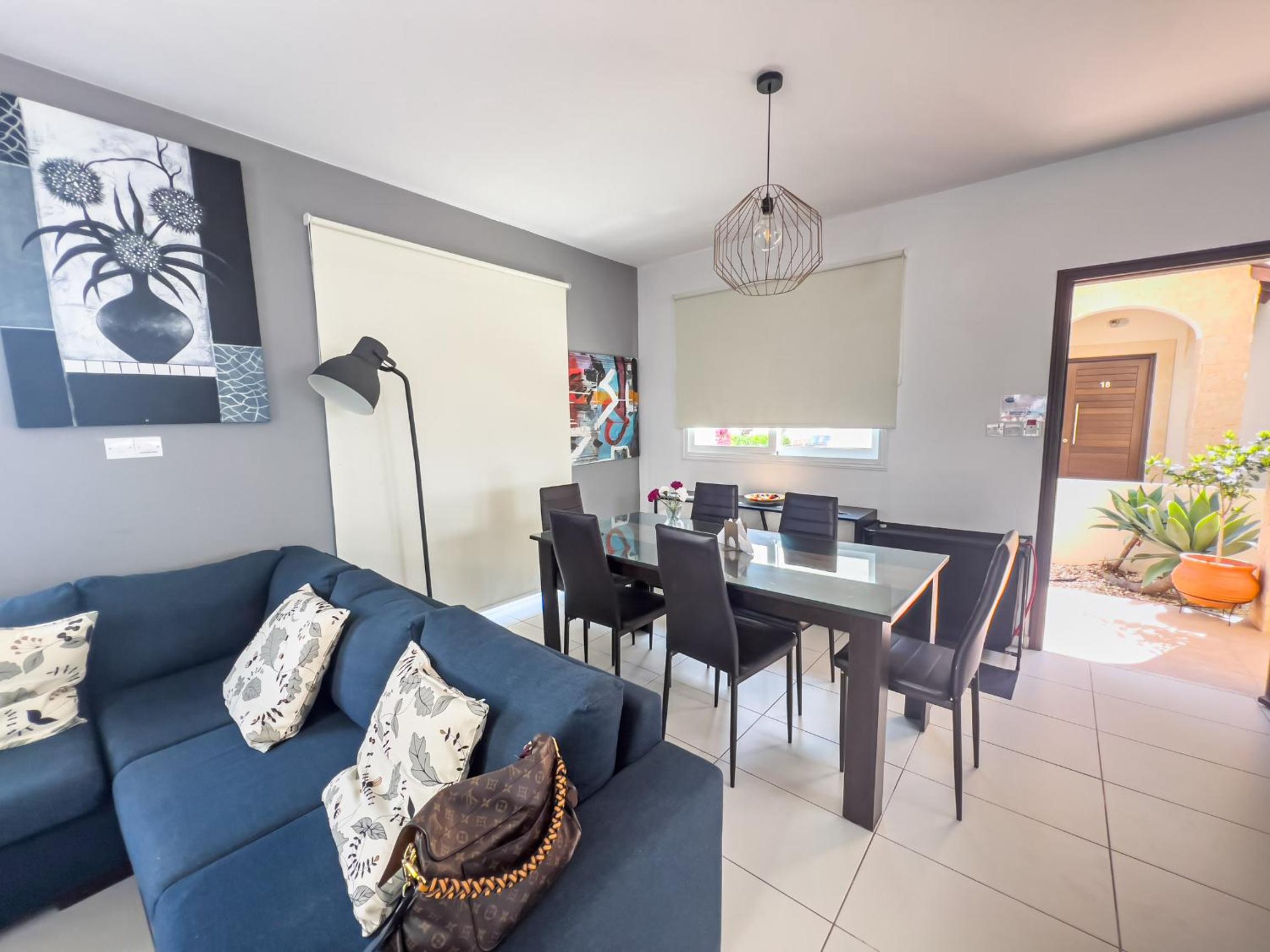 Villa Melinda - Beach & Pool Retreat