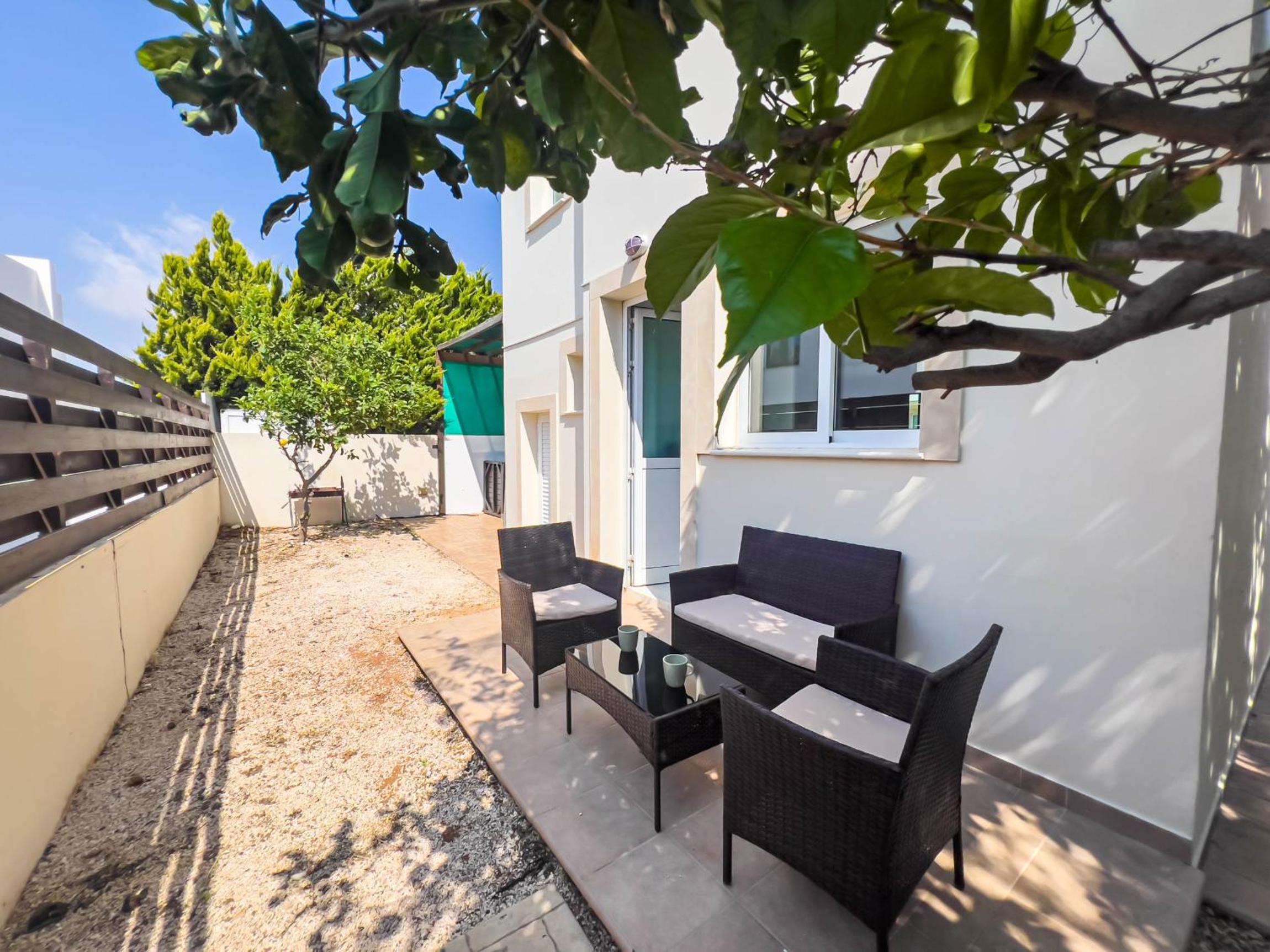 Villa Melinda - Beach & Pool Retreat