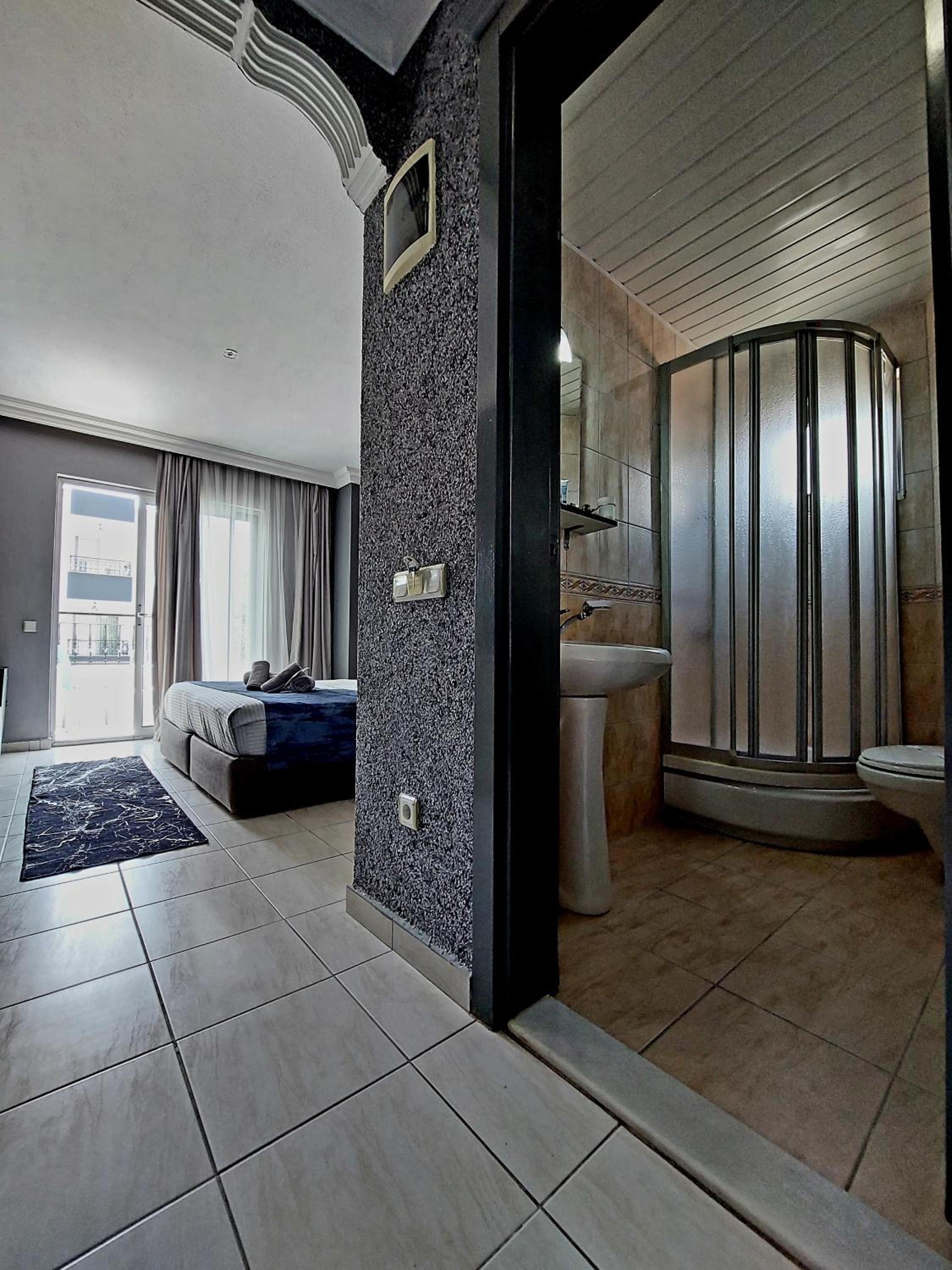 Summer rose hotel - Image 20