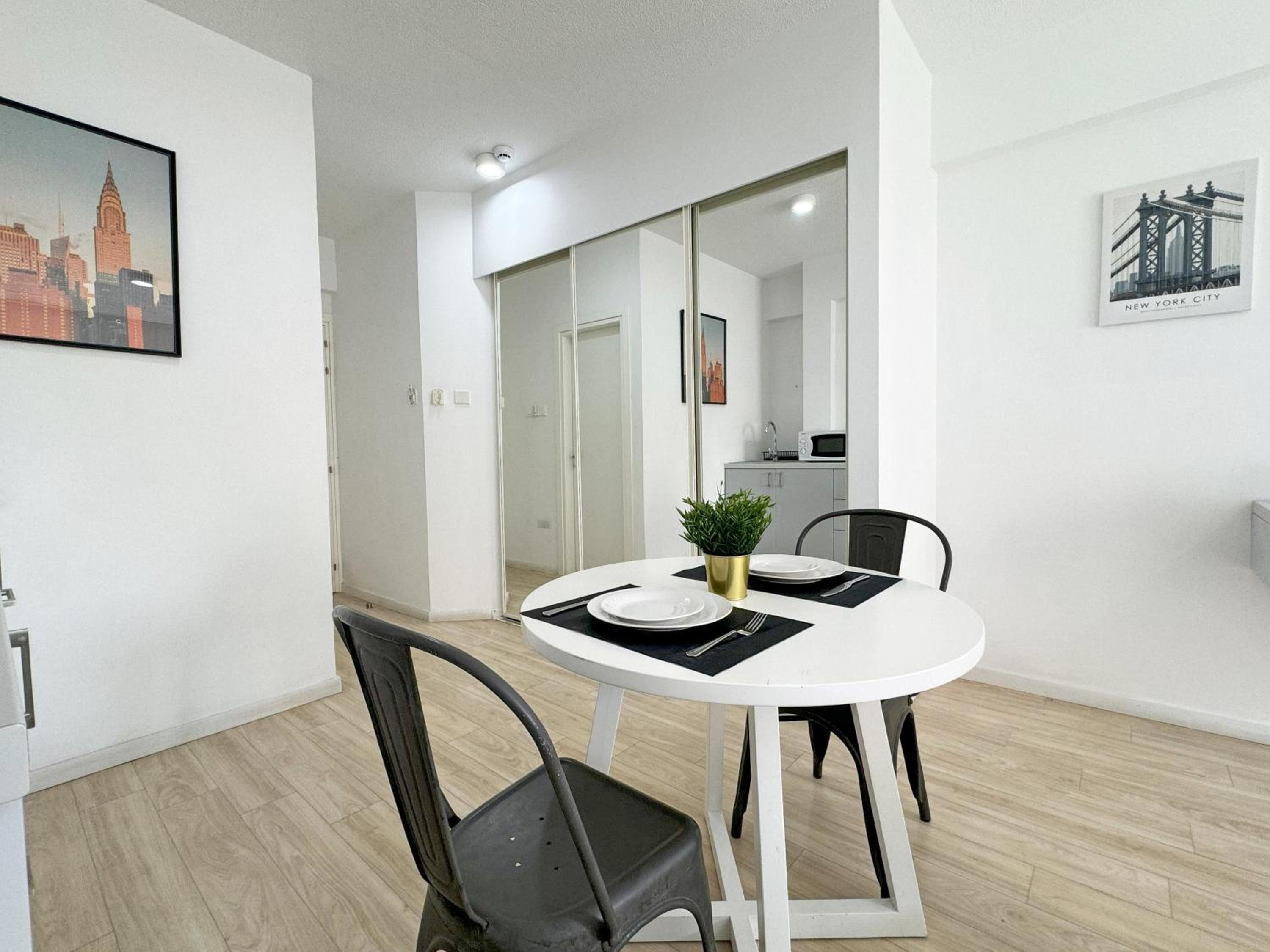Palmbeach Larnaka Finikoudes - 1min to beach