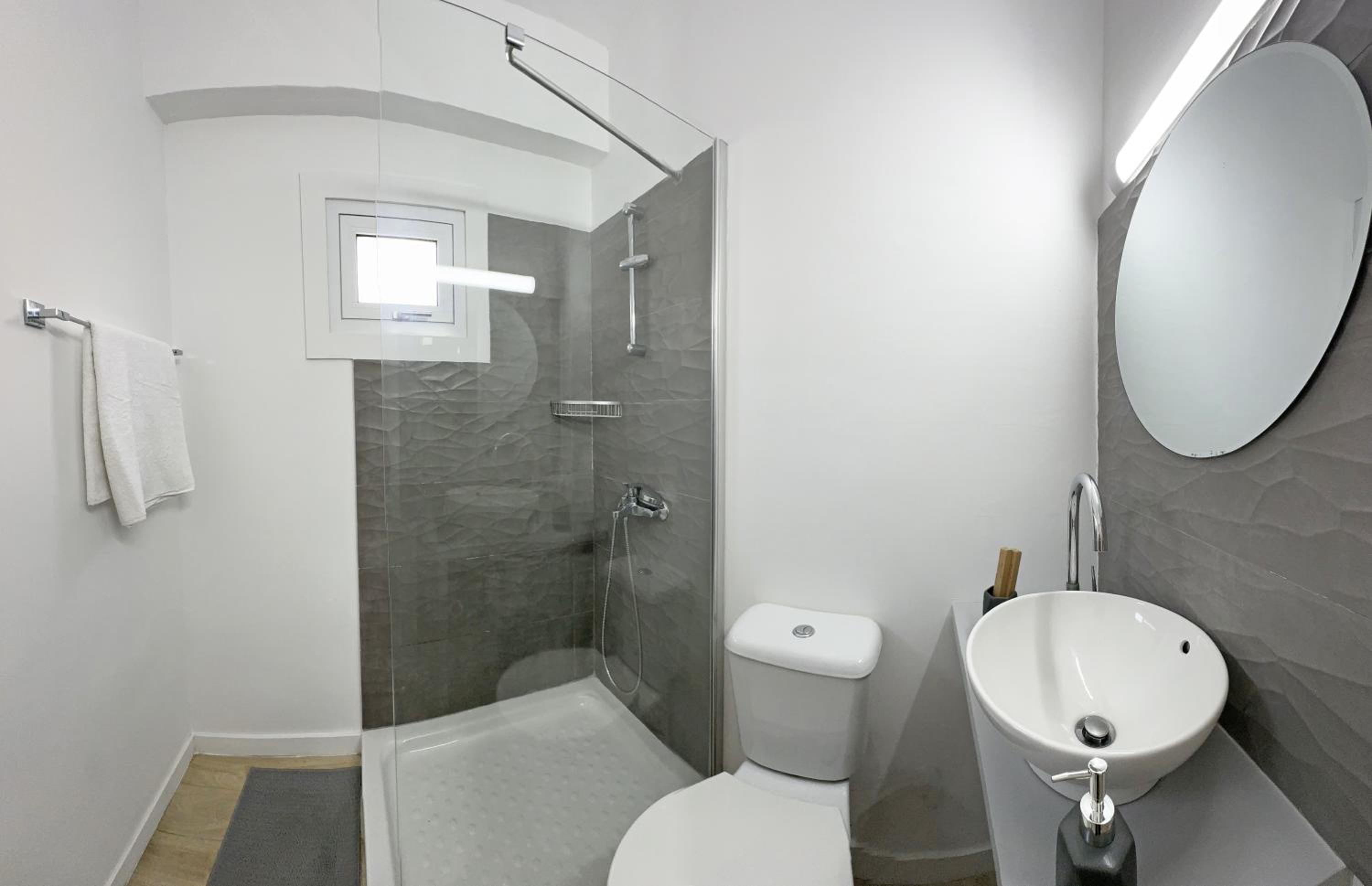 Palmbeach Larnaka Finikoudes - 1min to beach