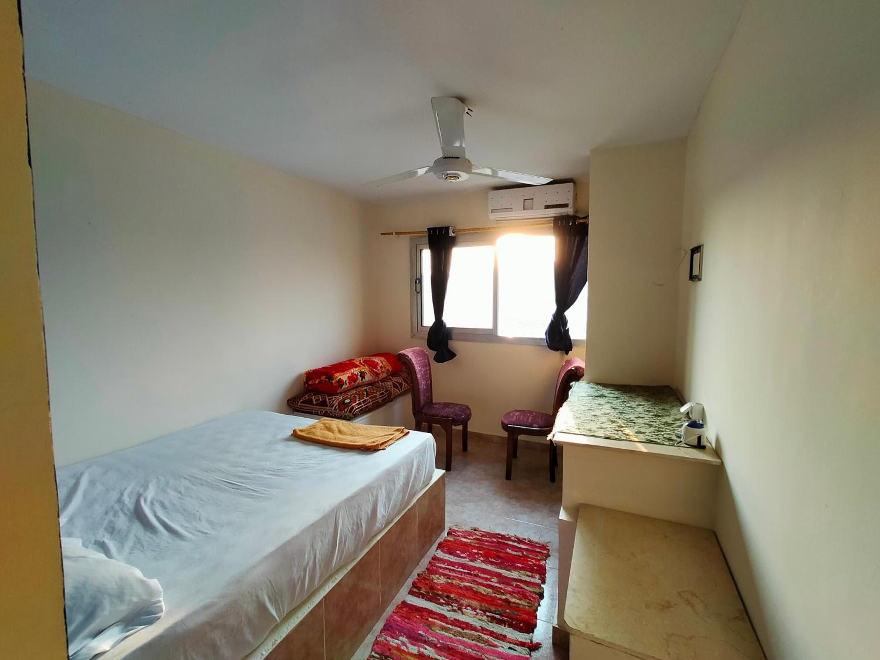 Seror Guest House