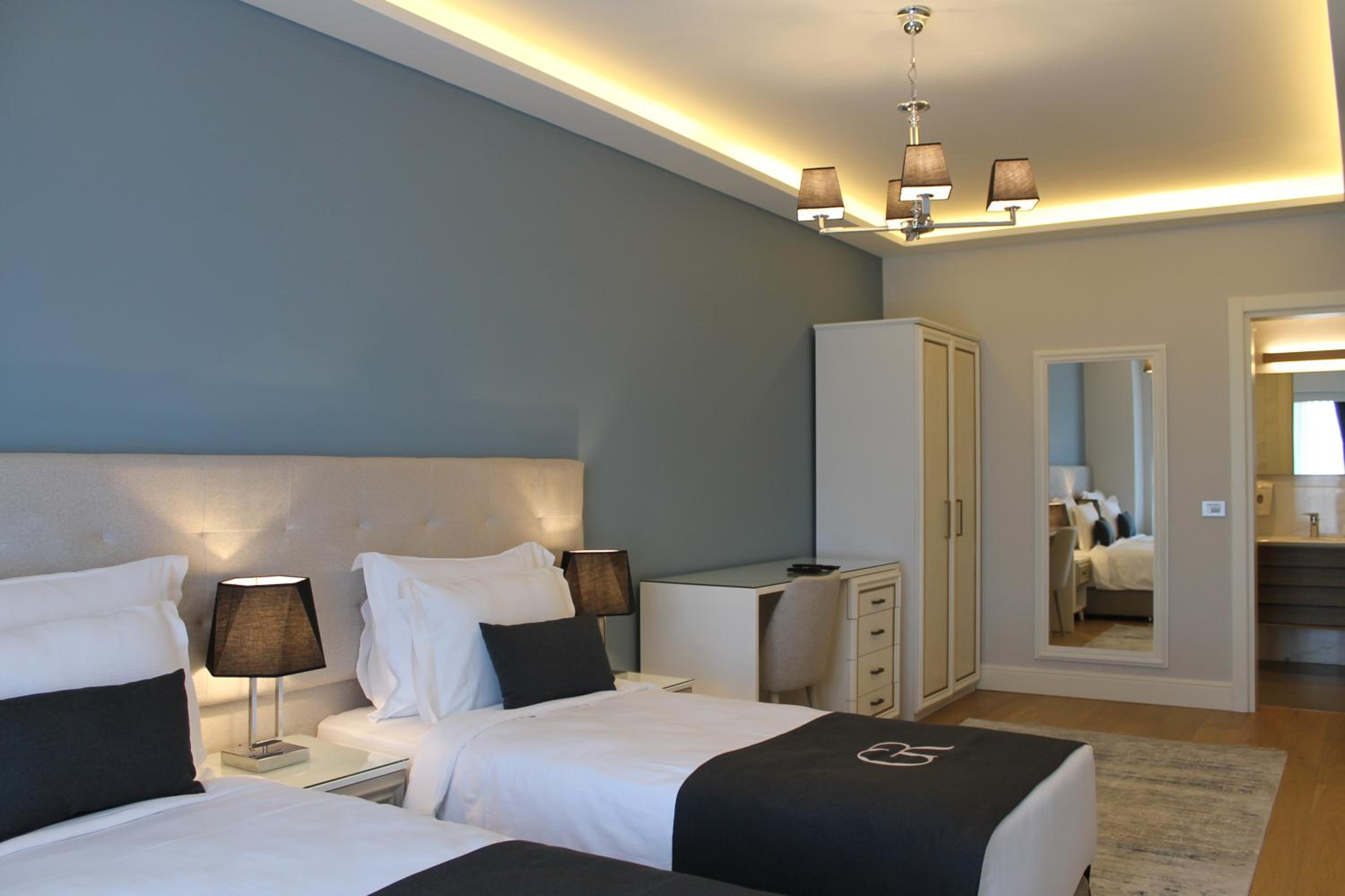 Garlon Residence - Image 269