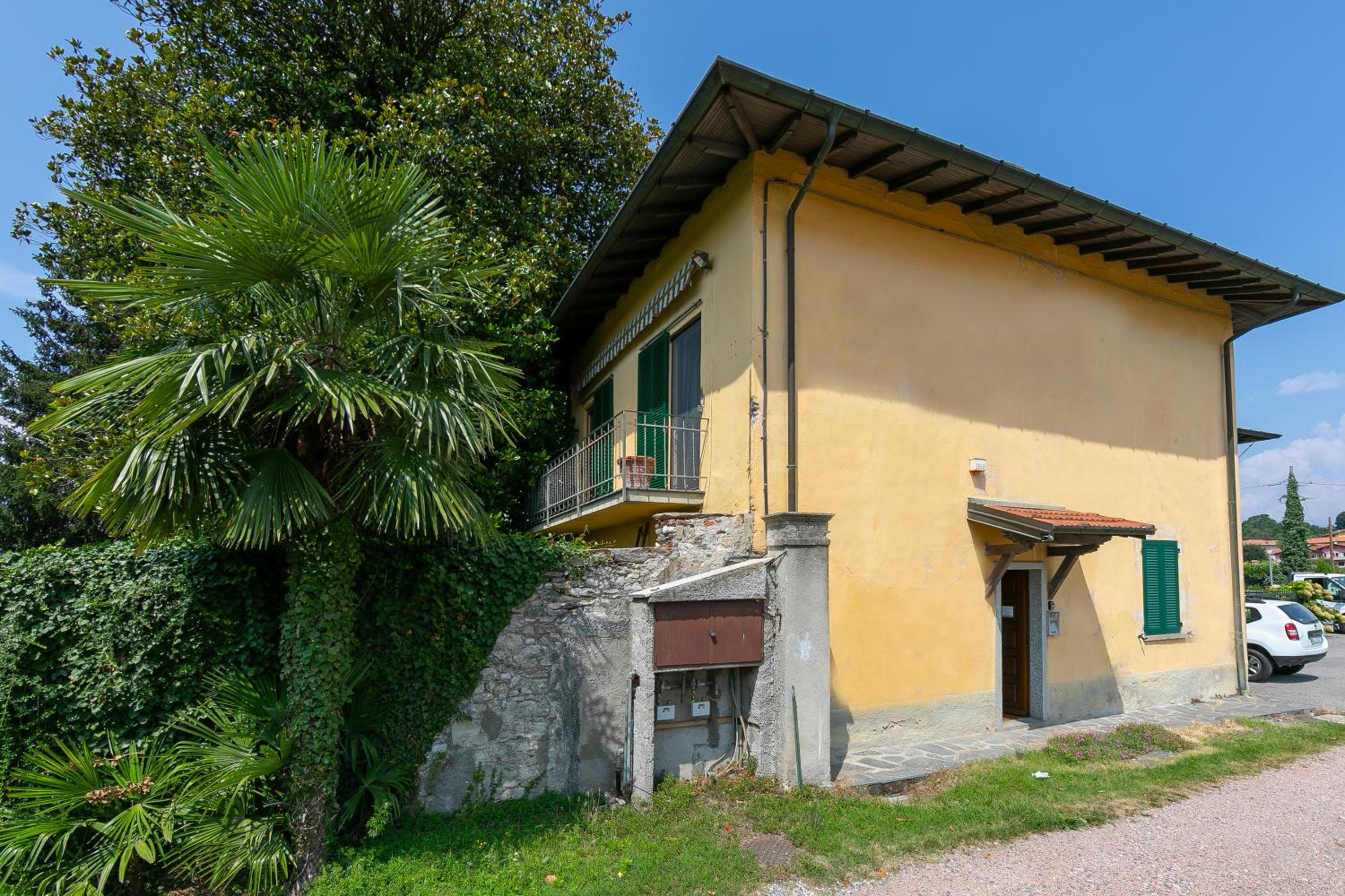 Charming La Gelosia Few Min From Lake: 2BR Monvalle Apartment - Happy Rentals