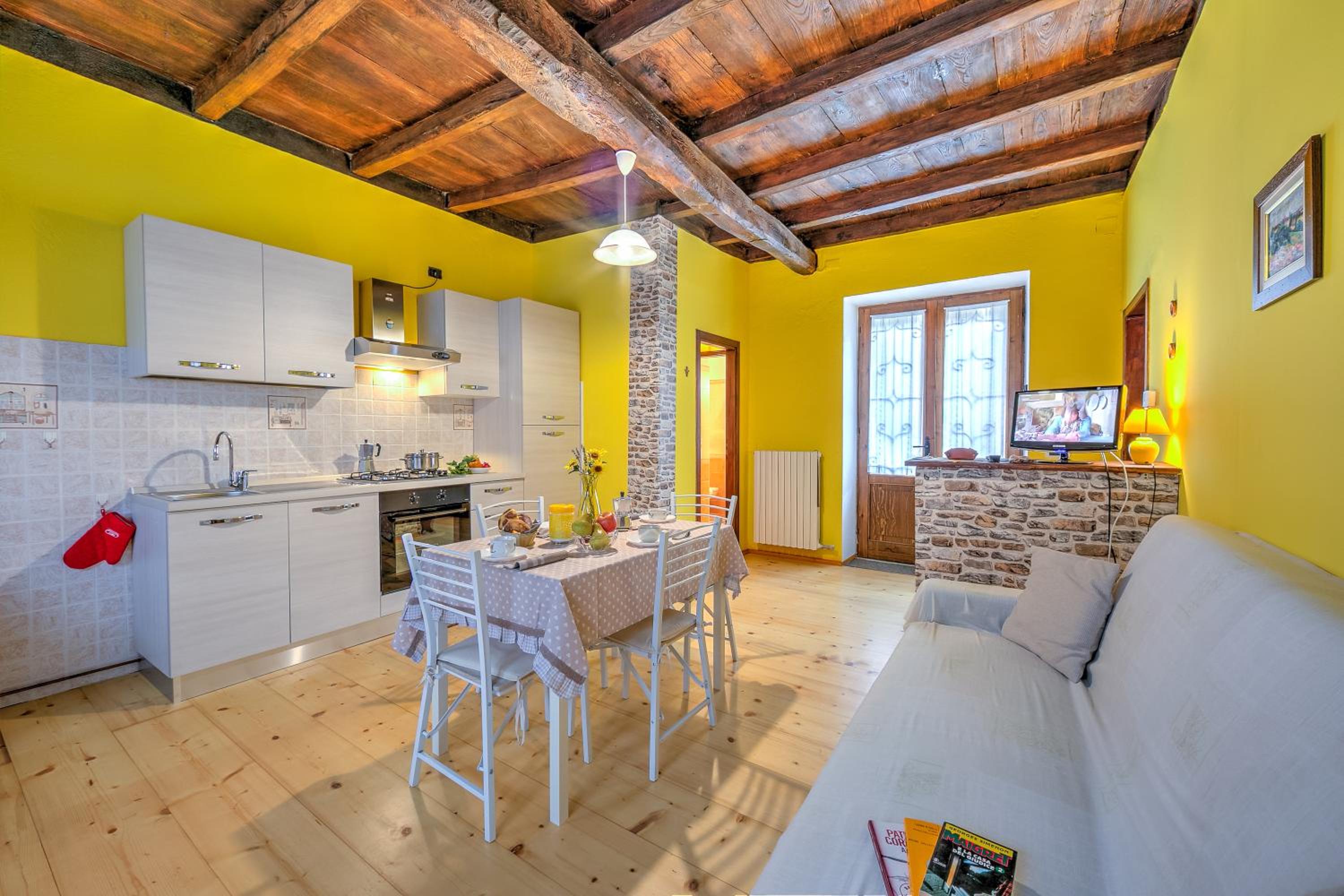 Petit Coeur Dans L' Ancien Village - Happy Rentals view 2