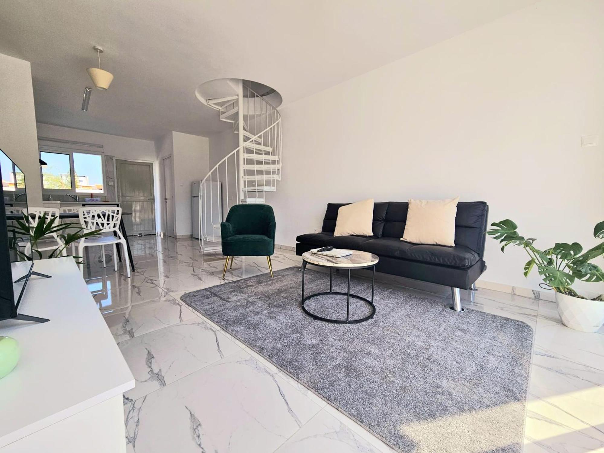 2BD Garden Apartment