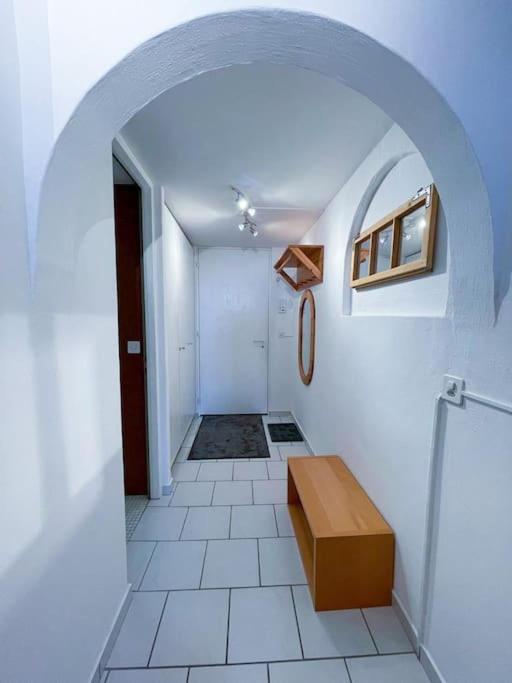 Private apartment with parking spot in the center