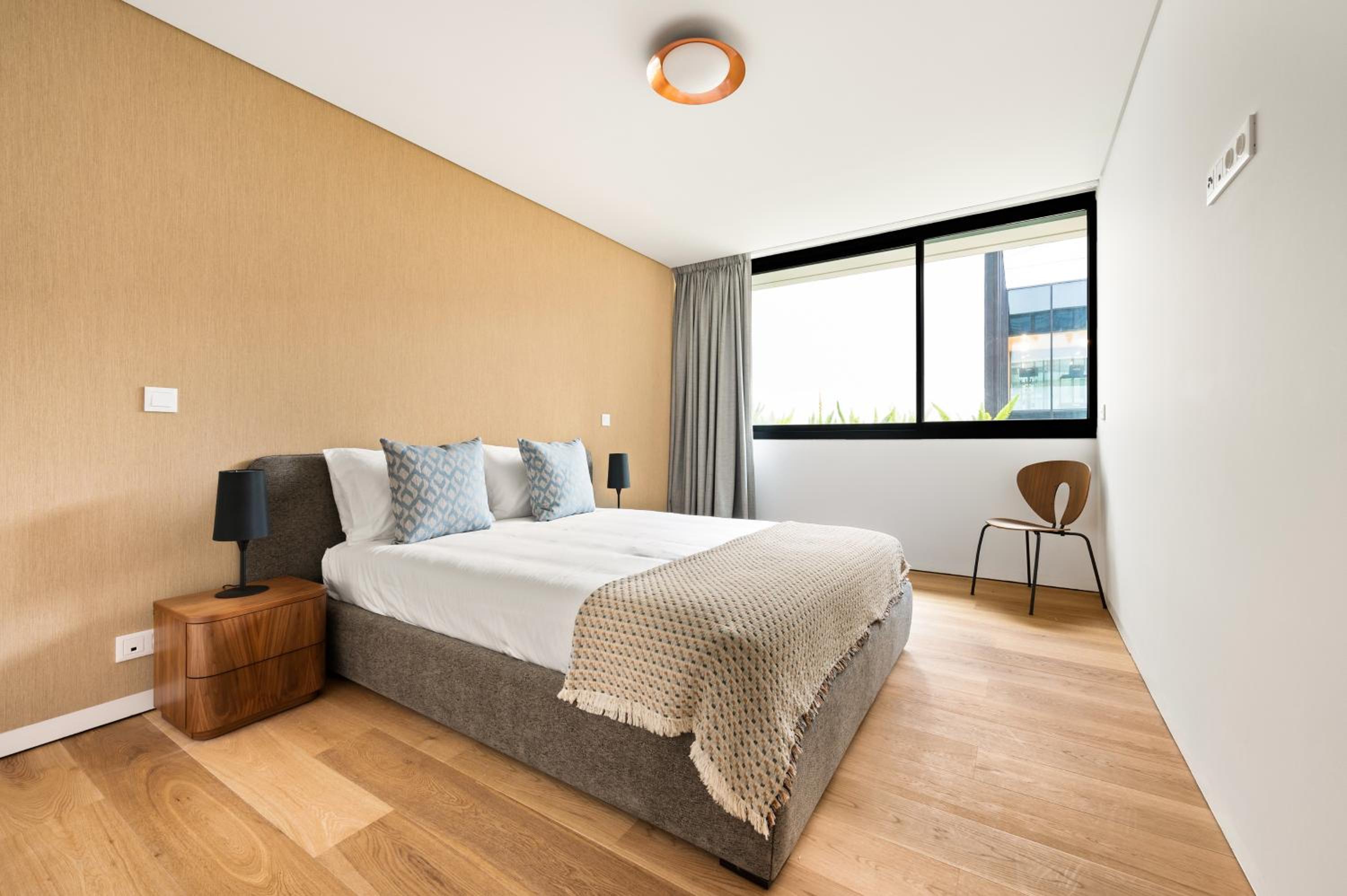 Mirabilis Apartments - LX Living
