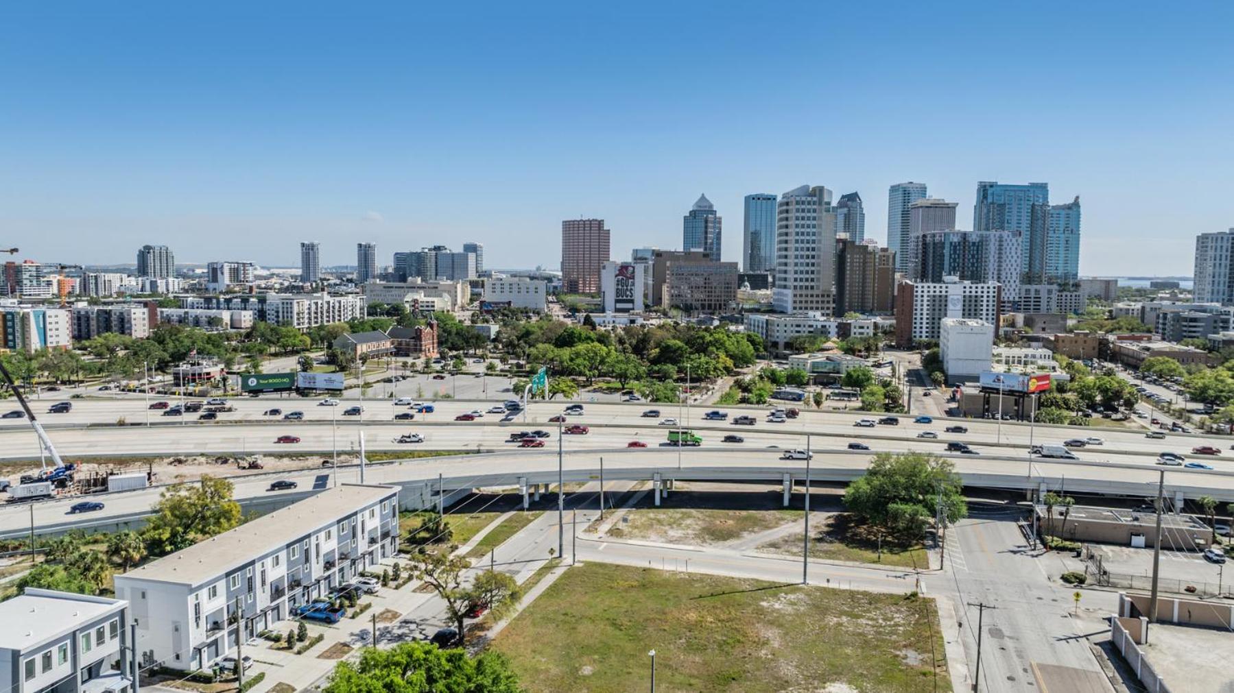 Luxury Stylish 3BR Oasis - Tampa Retreat view 5